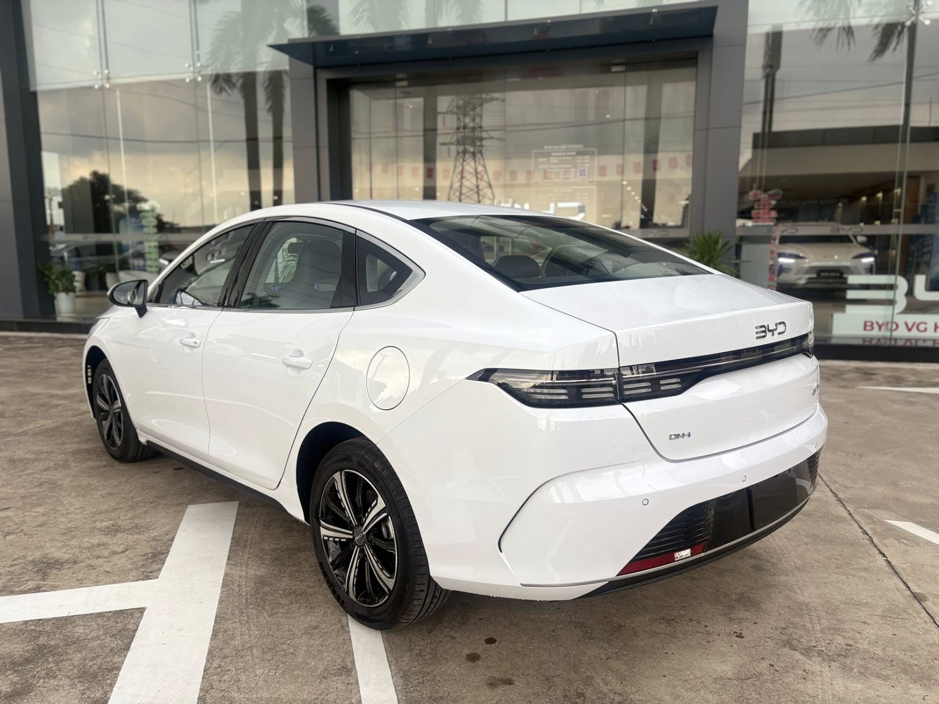 BYD Seal 5 sắp bán tại Việt Nam, cạnh tranh với Civic và Altis hybrid