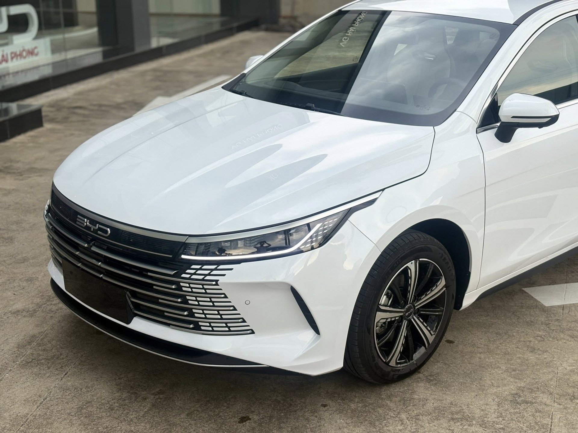 BYD Seal 5 sắp bán tại Việt Nam, cạnh tranh với Civic và Altis hybrid