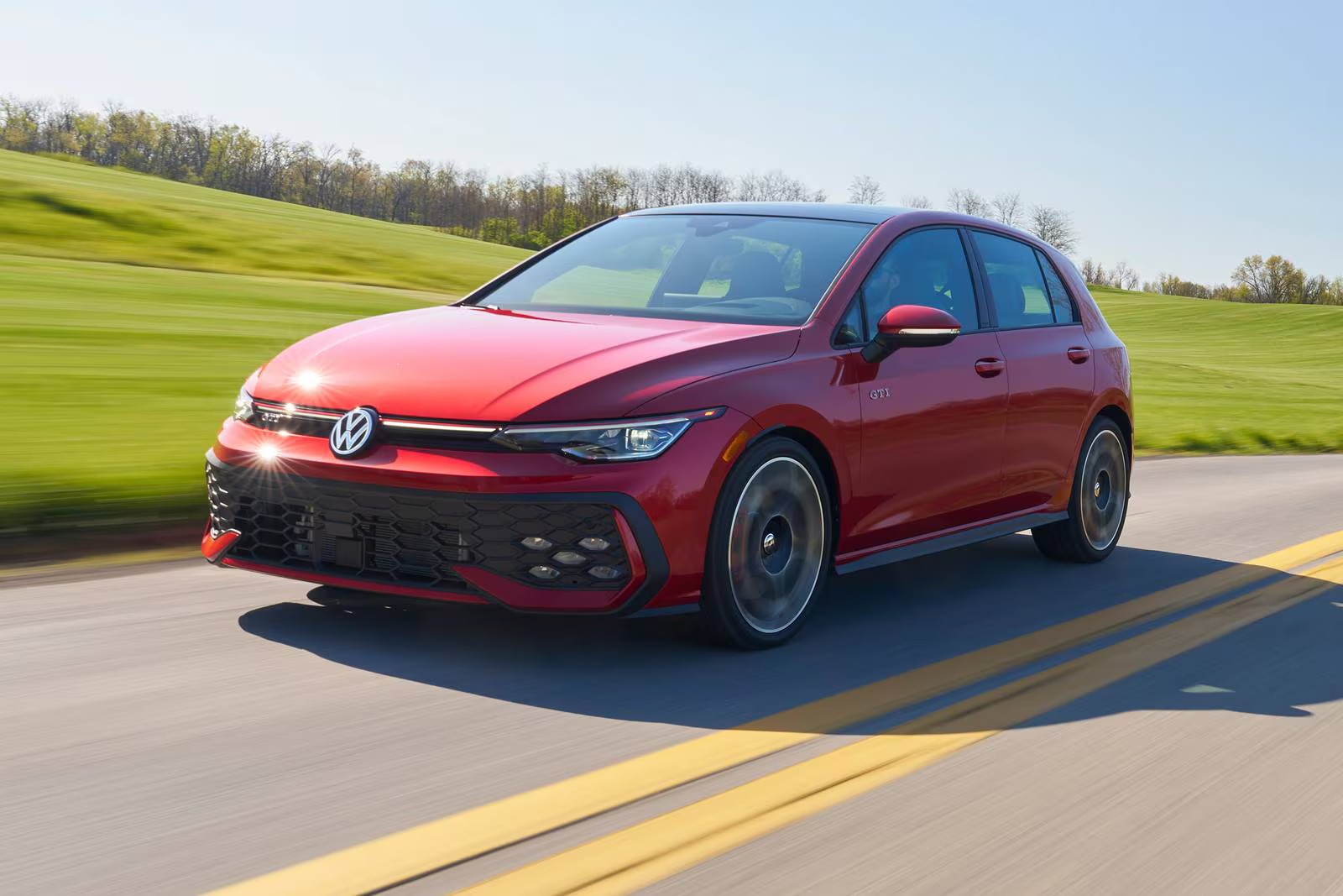 Đánh giá Volkswagen Golf GTI 2.0 TSI: hot hatch Đức có còn giữ chất?