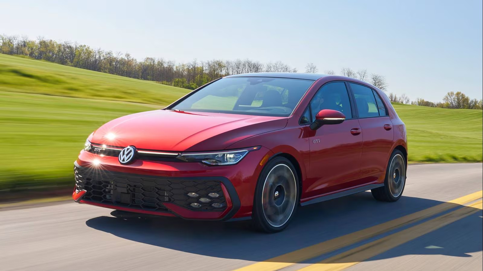 Đánh giá Volkswagen Golf GTI 2.0 TSI: hot hatch Đức có còn giữ chất?