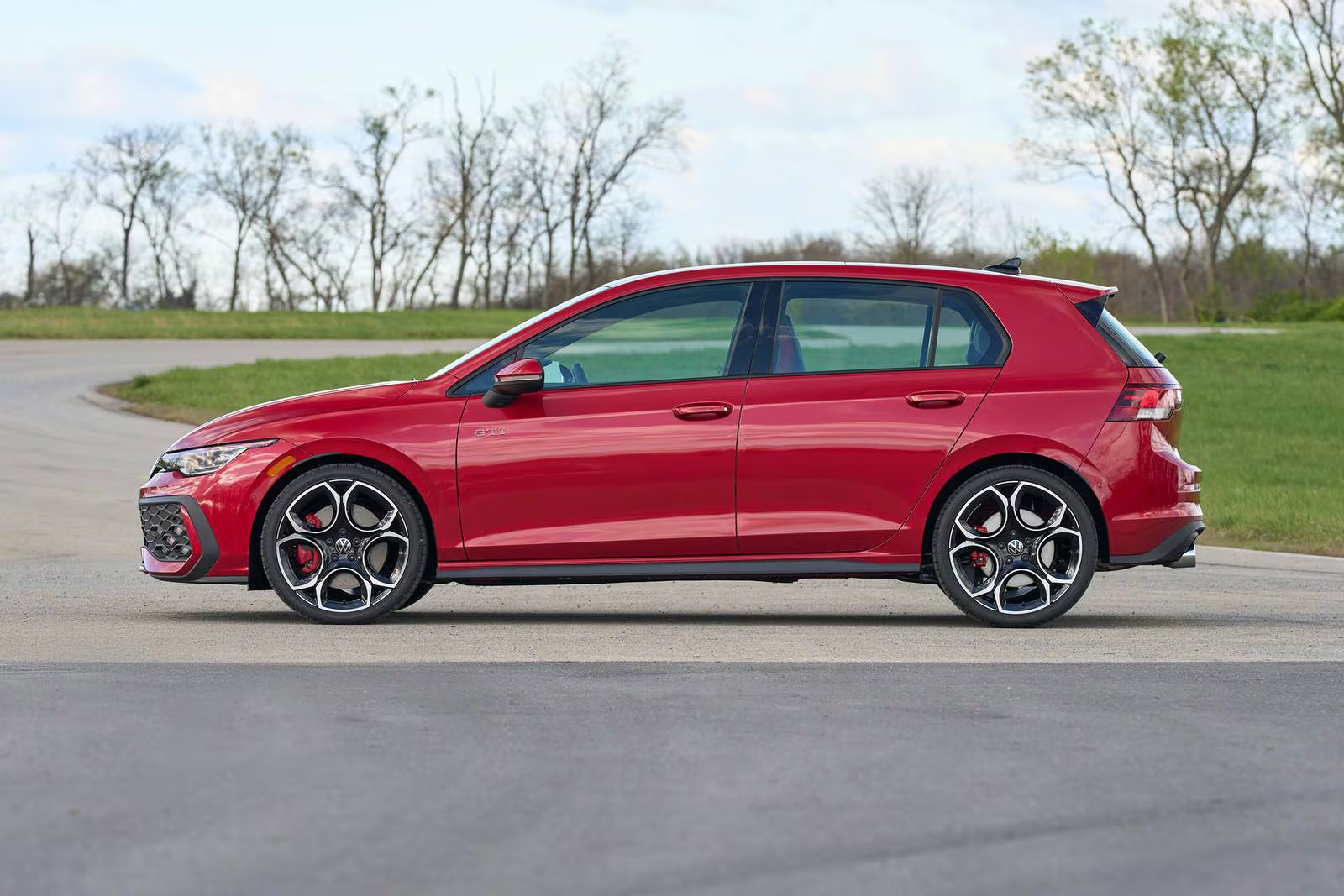 Đánh giá Volkswagen Golf GTI 2.0 TSI: hot hatch Đức có còn giữ chất? Đánh giá Volkswagen Golf GTI 2.0 TSI: hot hatch Đức có còn giữ chất?