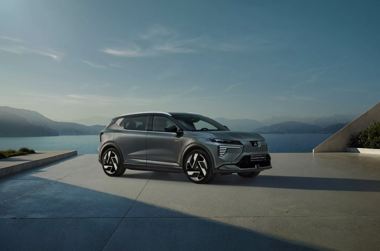 Eclipse Cross EV 2026 ra mắt, Mitsubishi còn lại gì ngoài logo? Eclipse Cross EV 2026 ra mắt, Mitsubishi còn lại gì ngoài logo?