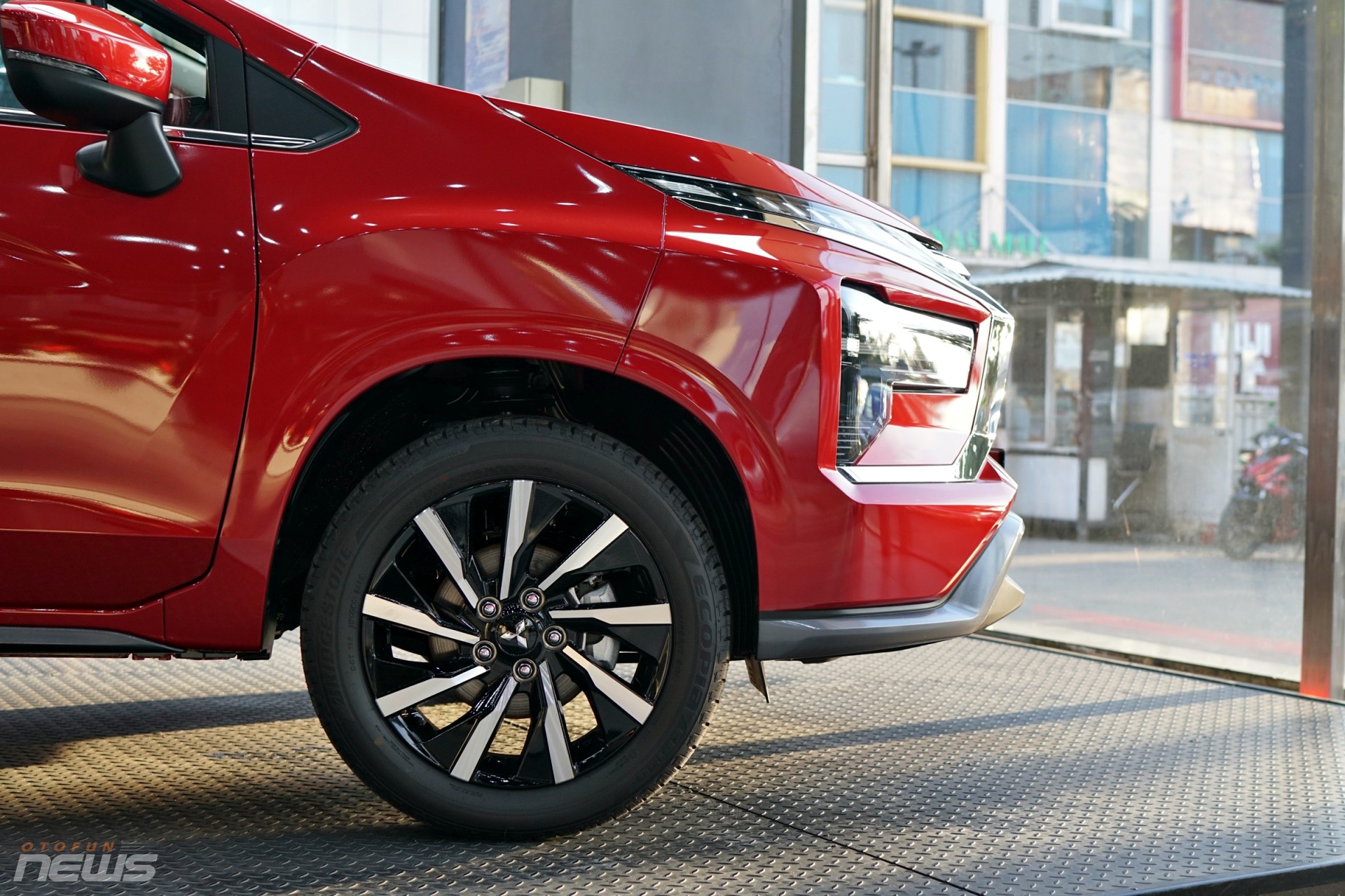 Hai phiên bản của Mitsubishi Xpander 2025 ra mắt, thêm trang bị và giá tăng 1 triệu đồng Hai phiên bản của Mitsubishi Xpander 2025 ra mắt, thêm trang bị và giá tăng 1 triệu đồng