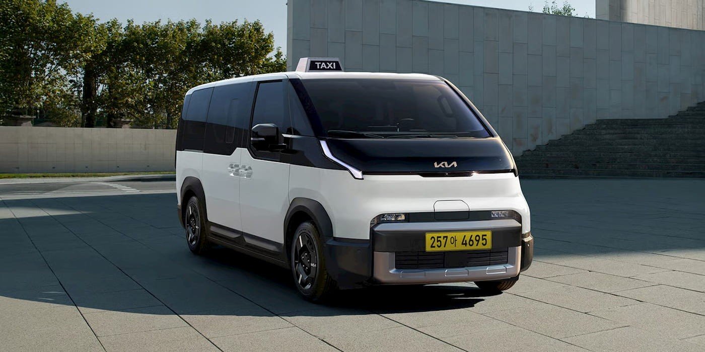 Xe van điện Kia PV5 bước vào lĩnh vực taxi với tùy chọn màn hình chuyên biệt