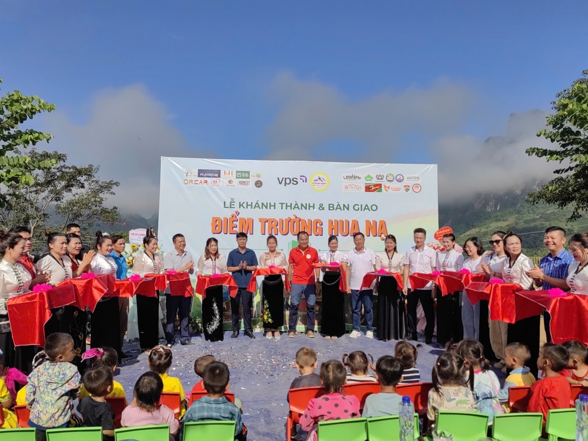 Hành trình Ford Everest Team Vietnam+ gieo mầm hy vọng trên Hua Nạ