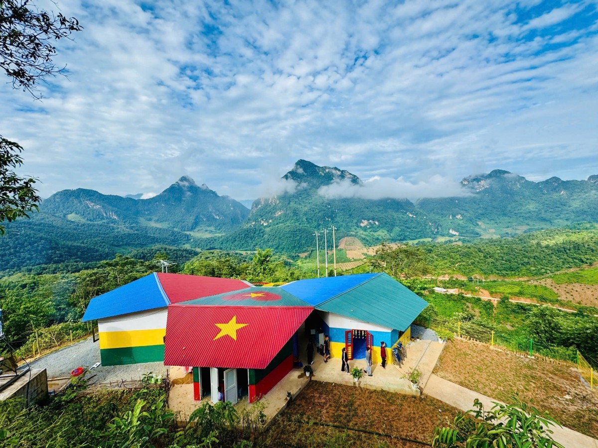 Hành trình Ford Everest Team Vietnam+ gieo mầm hy vọng trên Hua Nạ