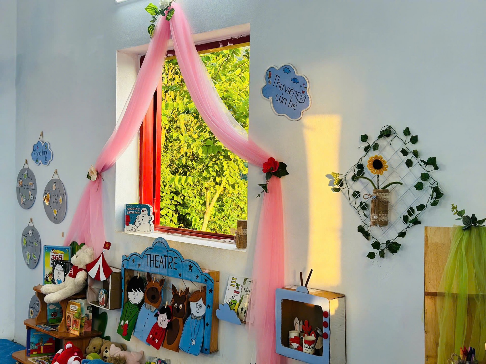 CLB Ford Everest Team Vietnam+ bàn giao “điểm trường chạm mây” ở Hua Nạ