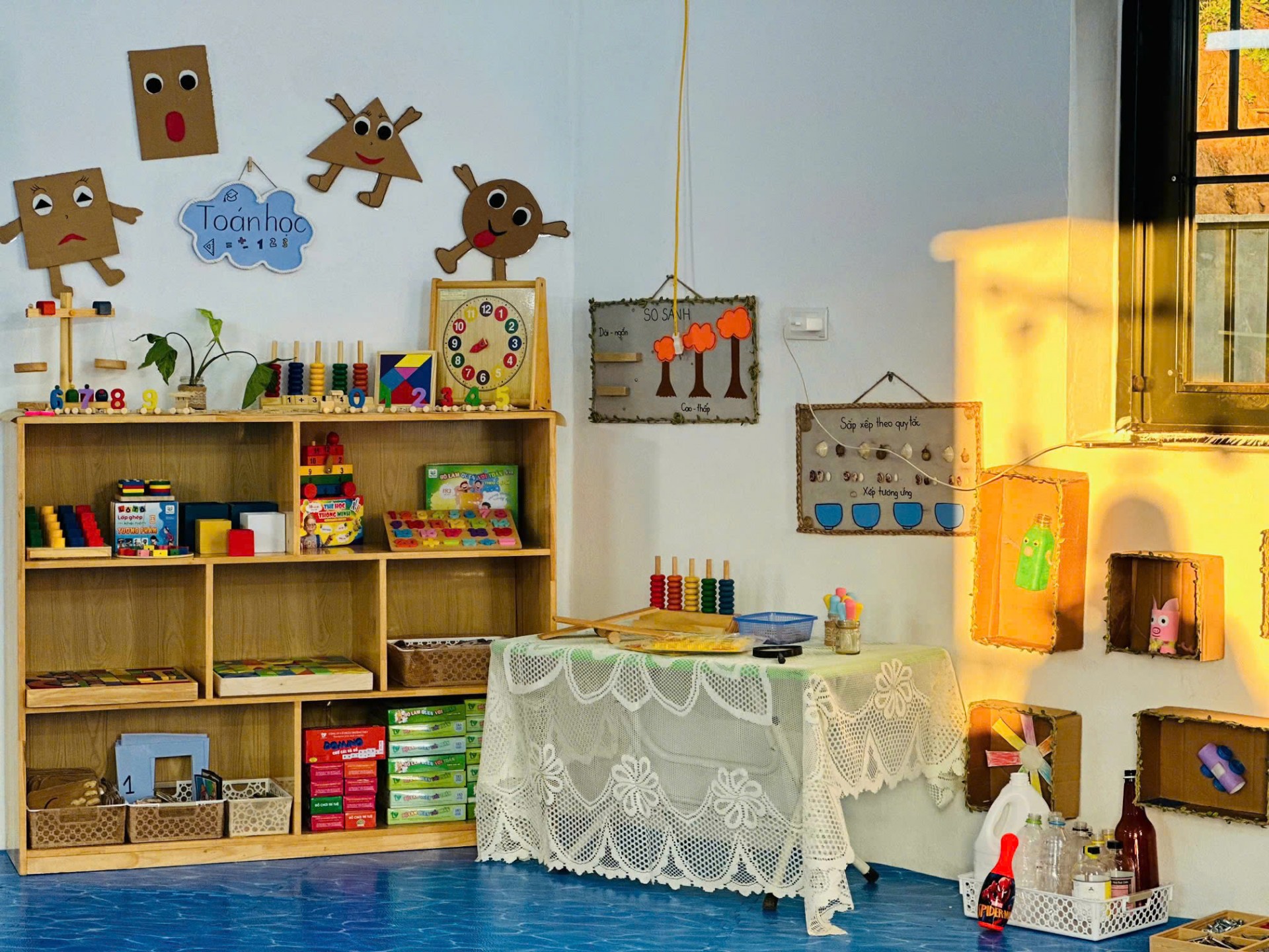 CLB Ford Everest Team Vietnam+ bàn giao “điểm trường chạm mây” ở Hua Nạ