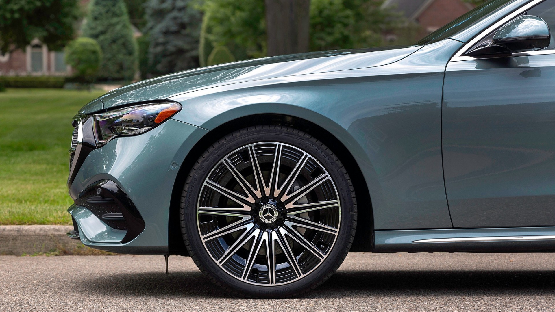 Đánh giá Mercedes-Benz E-Class 2026: Đối trọng trong phân khúc sedan hạng sang