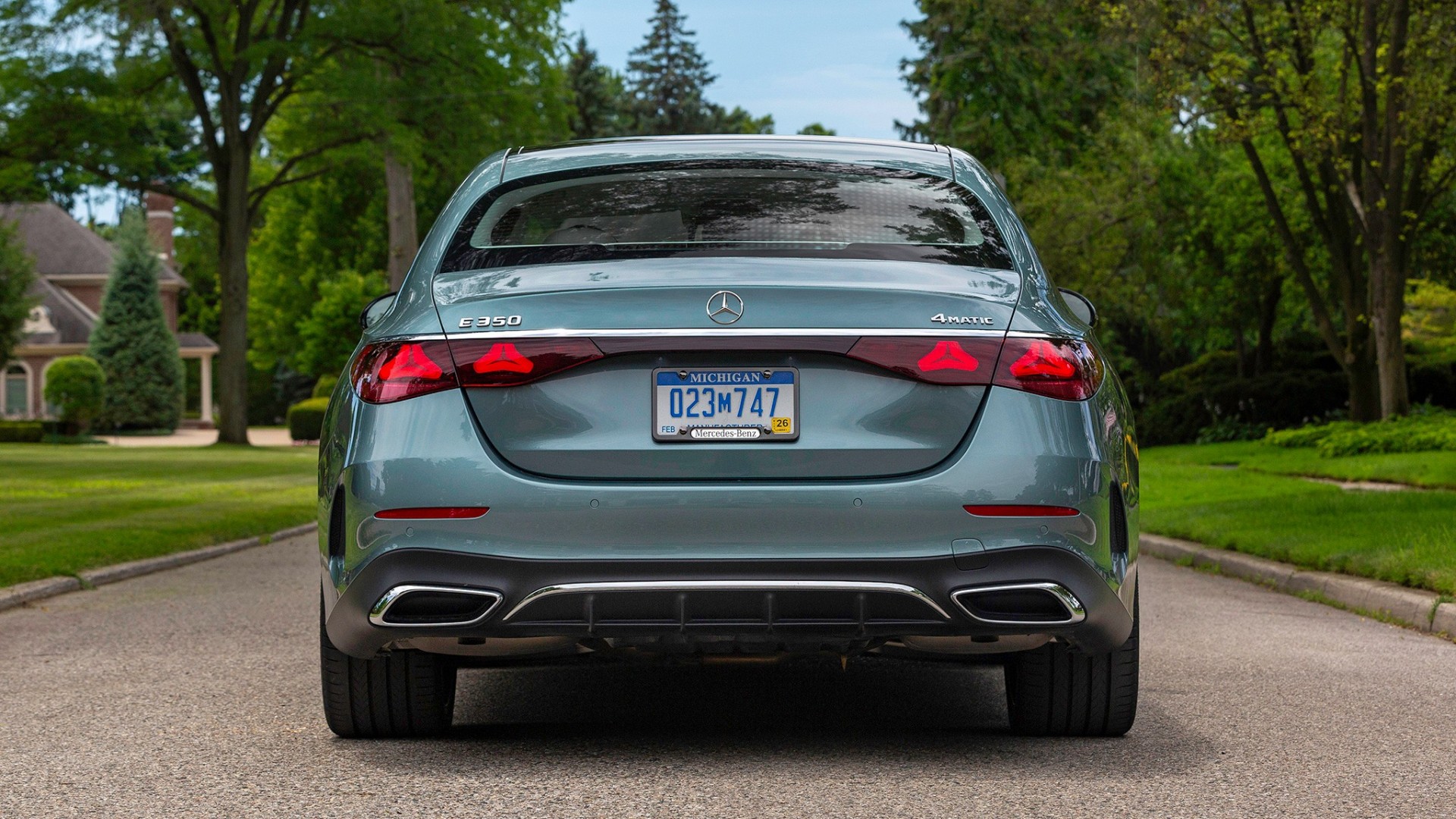 Đánh giá Mercedes-Benz E-Class 2026: Đối trọng trong phân khúc sedan hạng sang