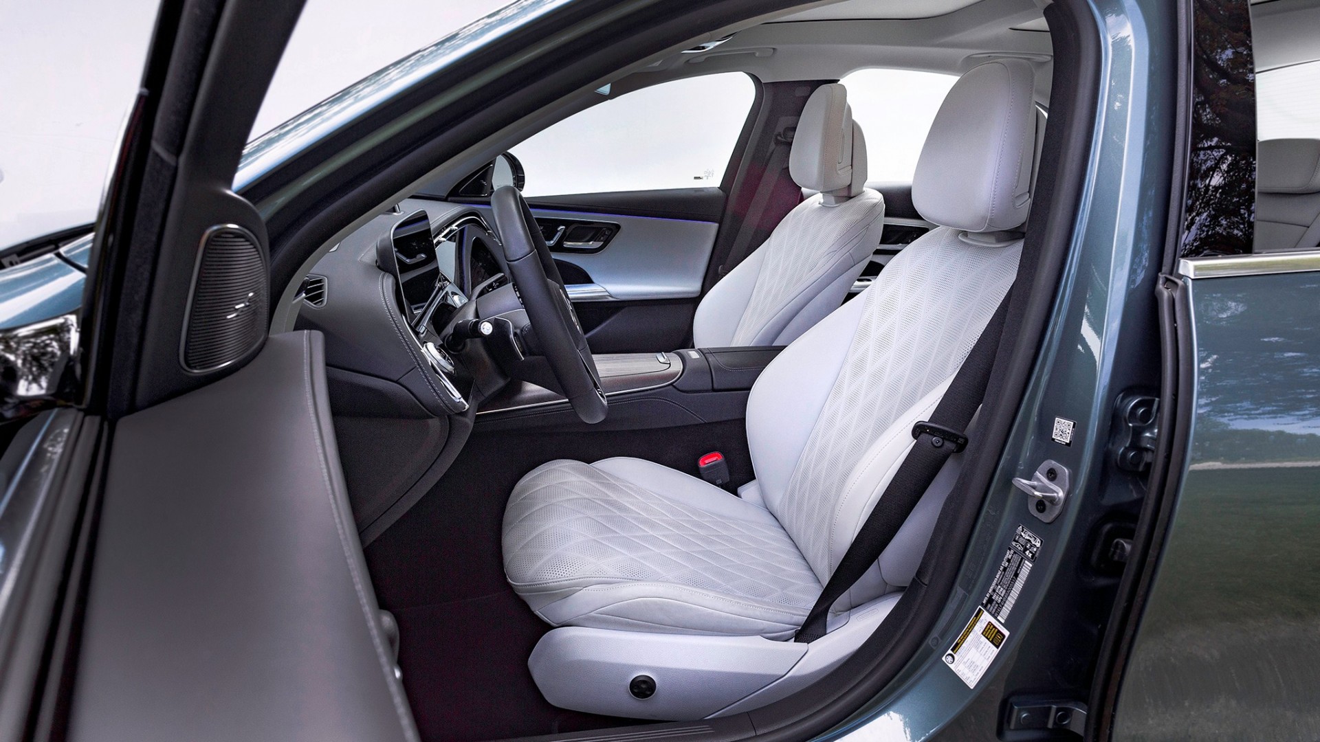 Đánh giá Mercedes-Benz E-Class 2026: Đối trọng trong phân khúc sedan hạng sang