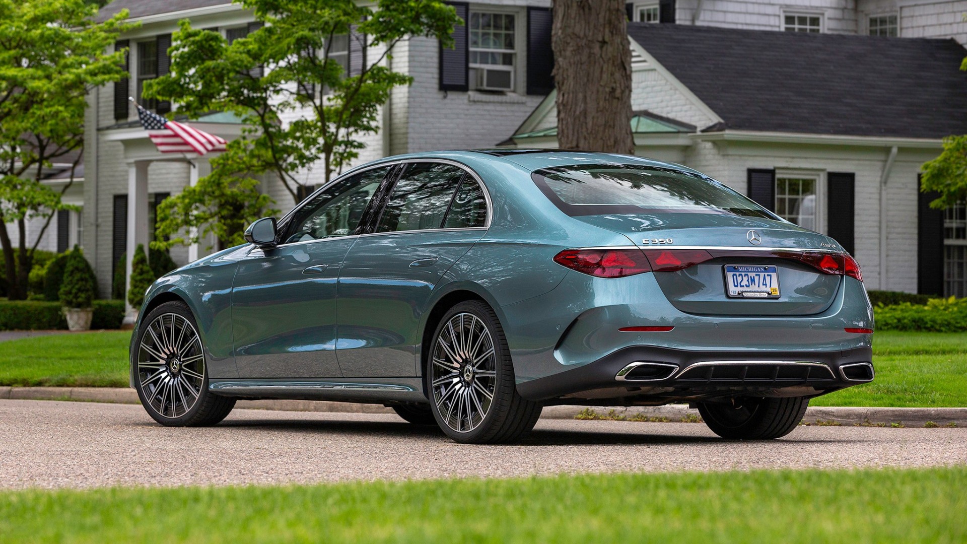 Đánh giá Mercedes-Benz E-Class 2026: Đối trọng trong phân khúc sedan hạng sang