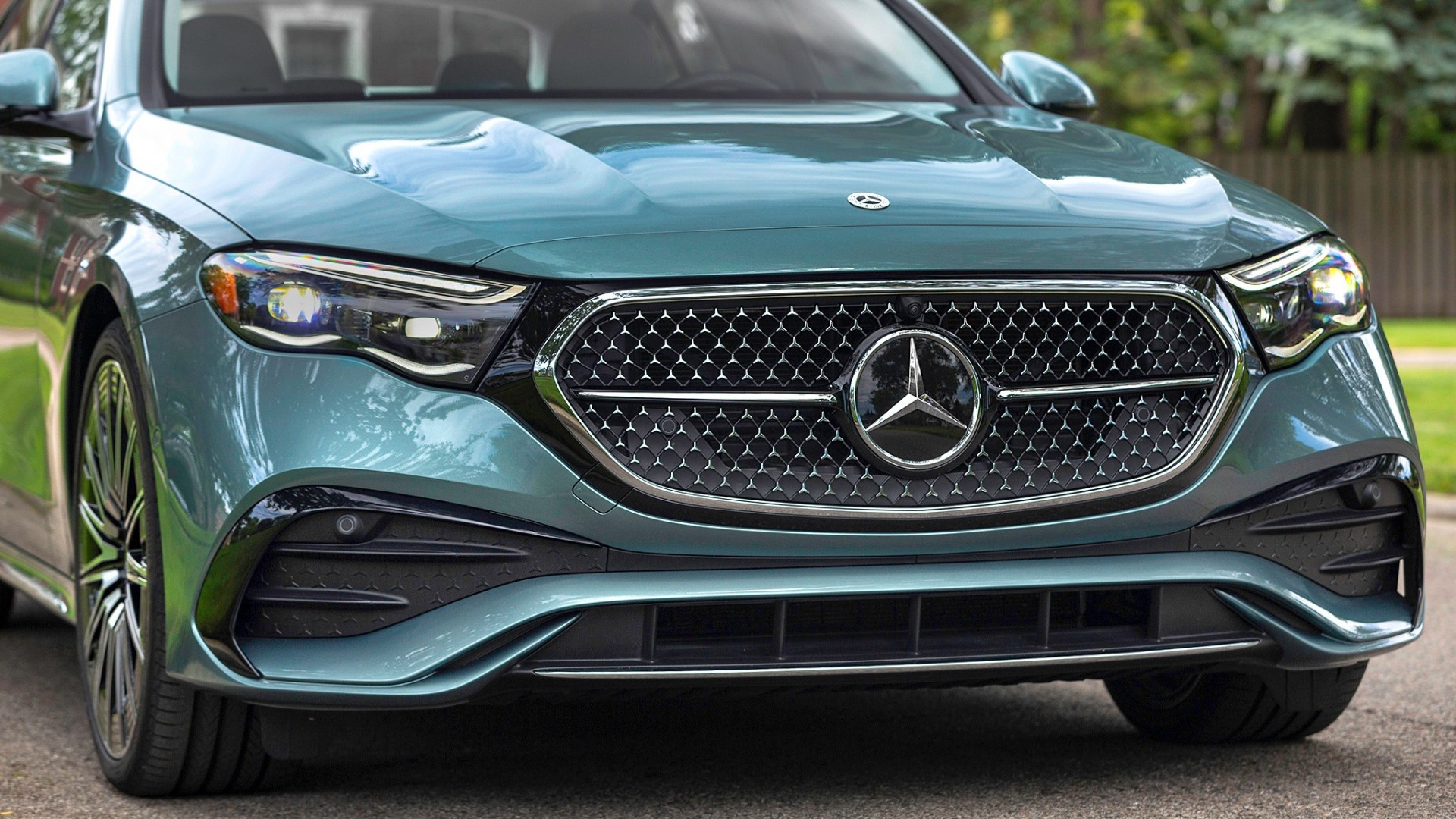 Đánh giá Mercedes-Benz E-Class 2026: Đối trọng trong phân khúc sedan hạng sang