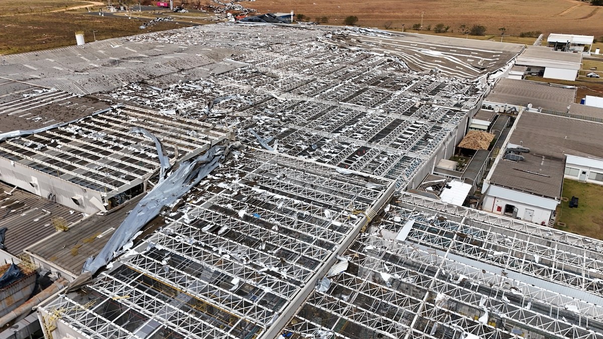 Nhà máy động cơ Toyota bị tàn phá bởi bão có sức gió 100 km/h, ảnh hưởng đến việc giao xe Yaris Cross