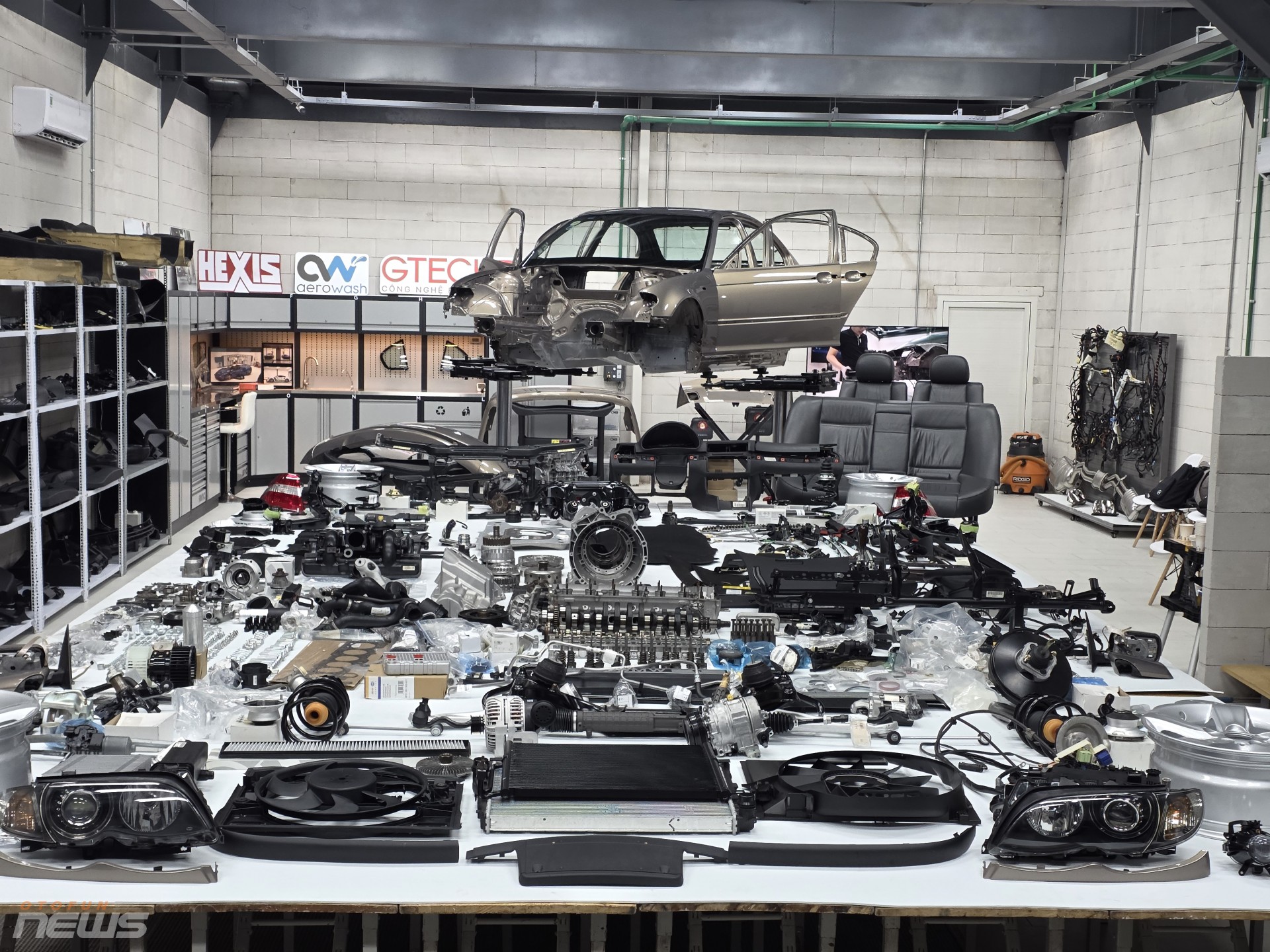 Người dành 4 năm phục hồi chiếc BMW 325i E46 để tìm lại 'cảm giác nguyên bản' Người dành 4 năm phục hồi chiếc BMW 325i E46 để tìm lại 'cảm giác nguyên bản'