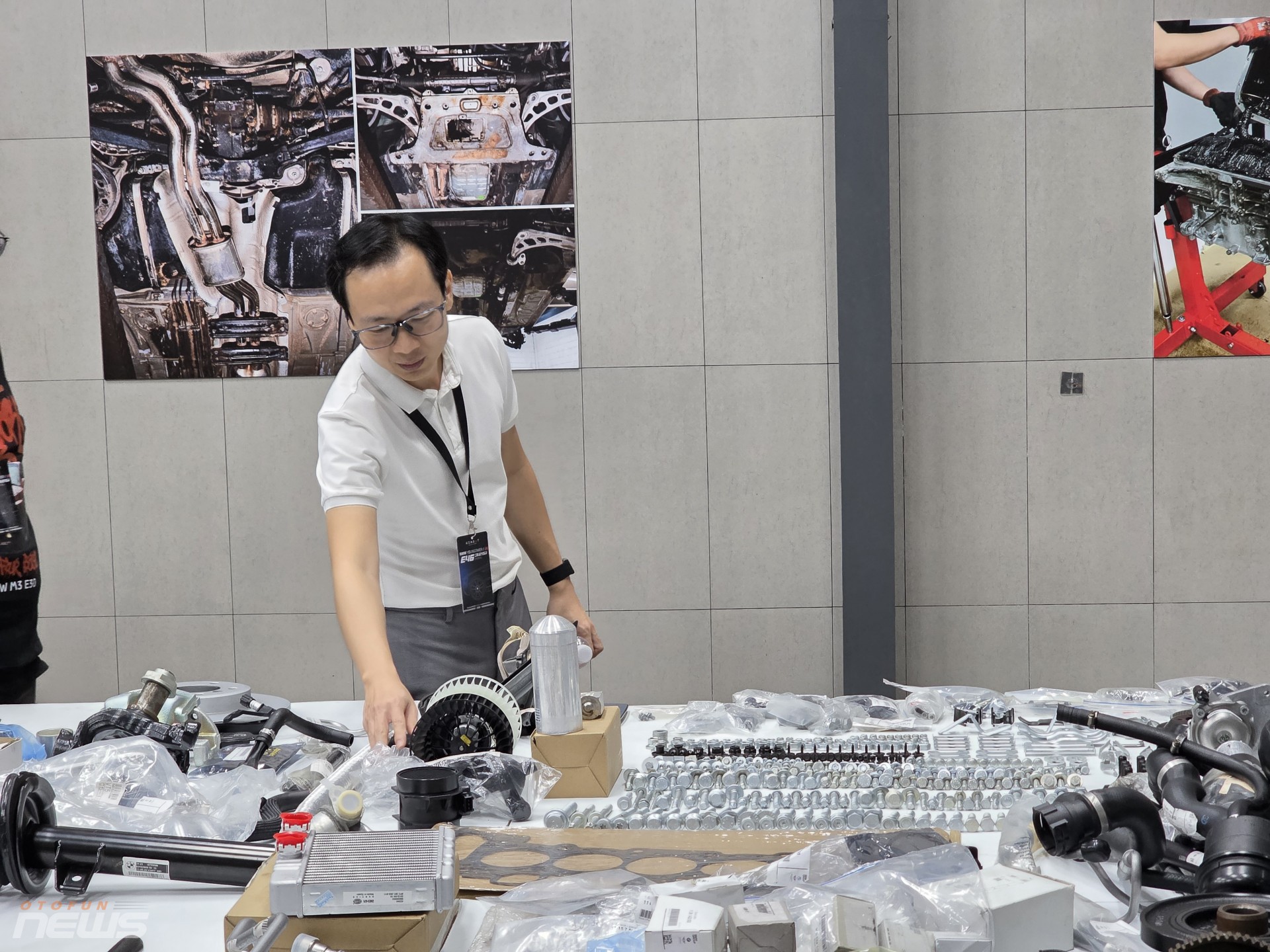 Người dành 4 năm phục hồi chiếc BMW 325i E46 để tìm lại 'cảm giác nguyên bản' Người dành 4 năm phục hồi chiếc BMW 325i E46 để tìm lại 'cảm giác nguyên bản'