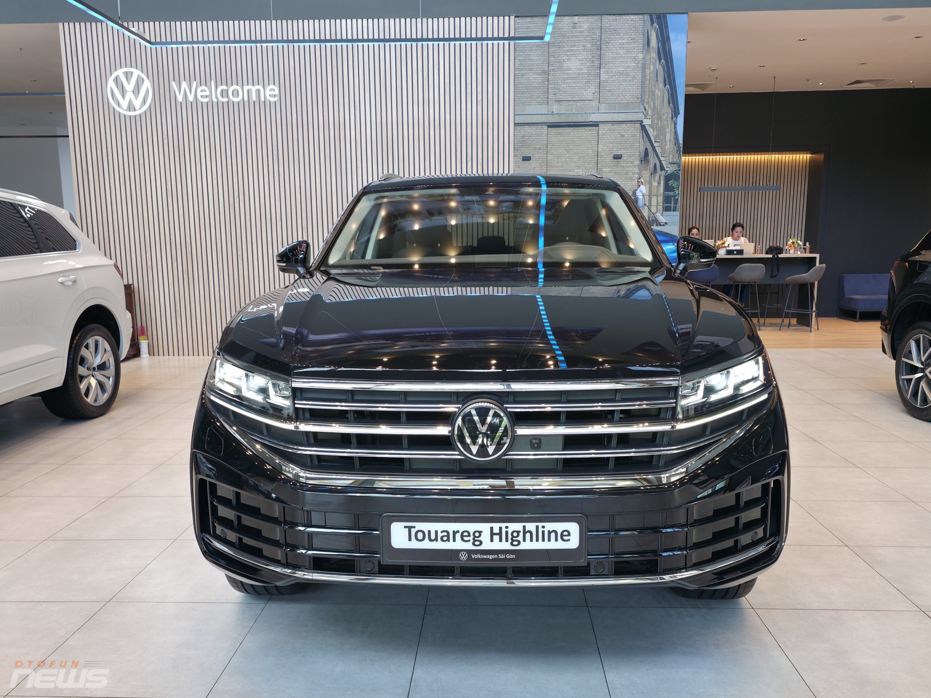 Cận cảnh Volkswagen Touareg Highline vừa về đại lý