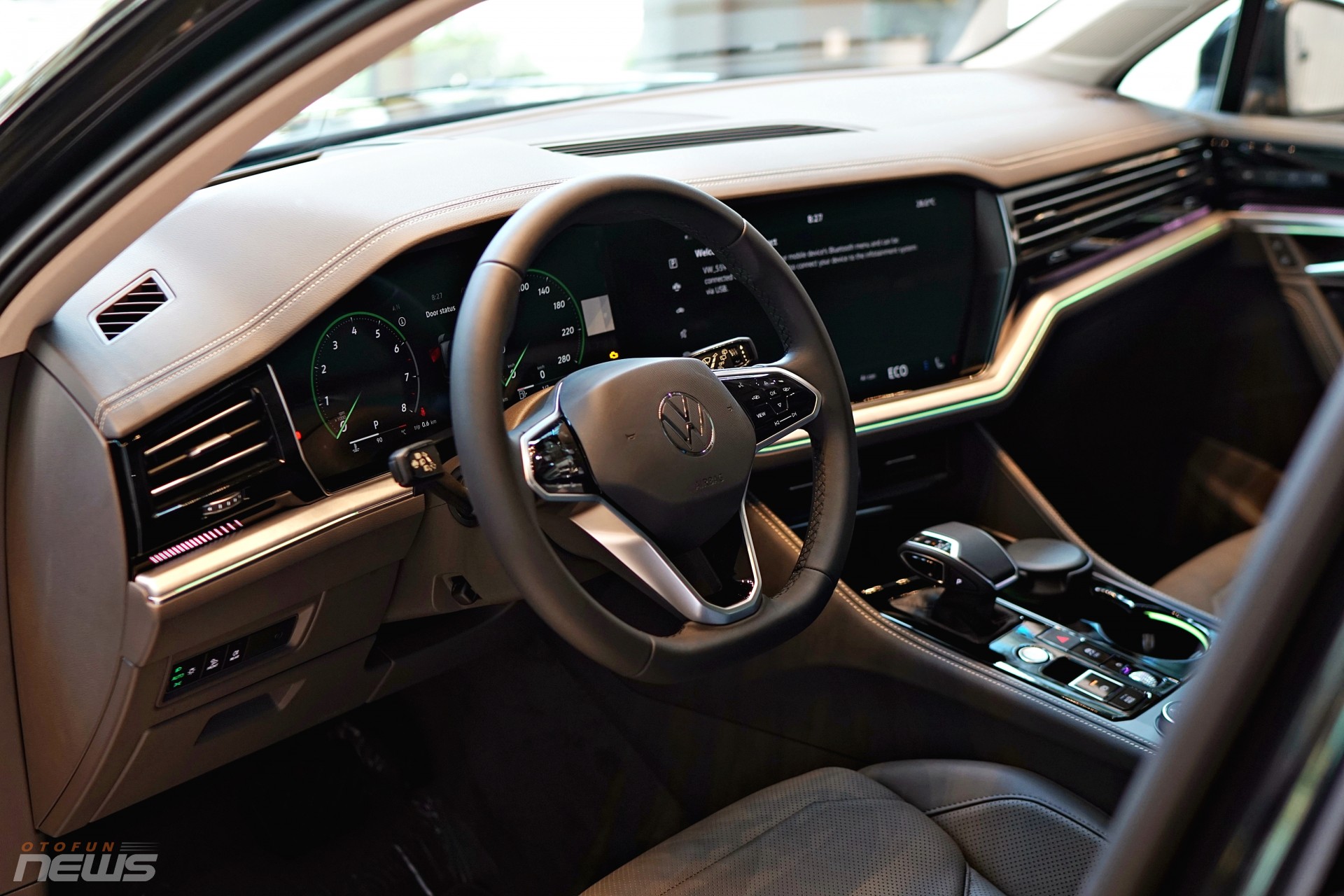 Cận cảnh Volkswagen Touareg Highline vừa về đại lý