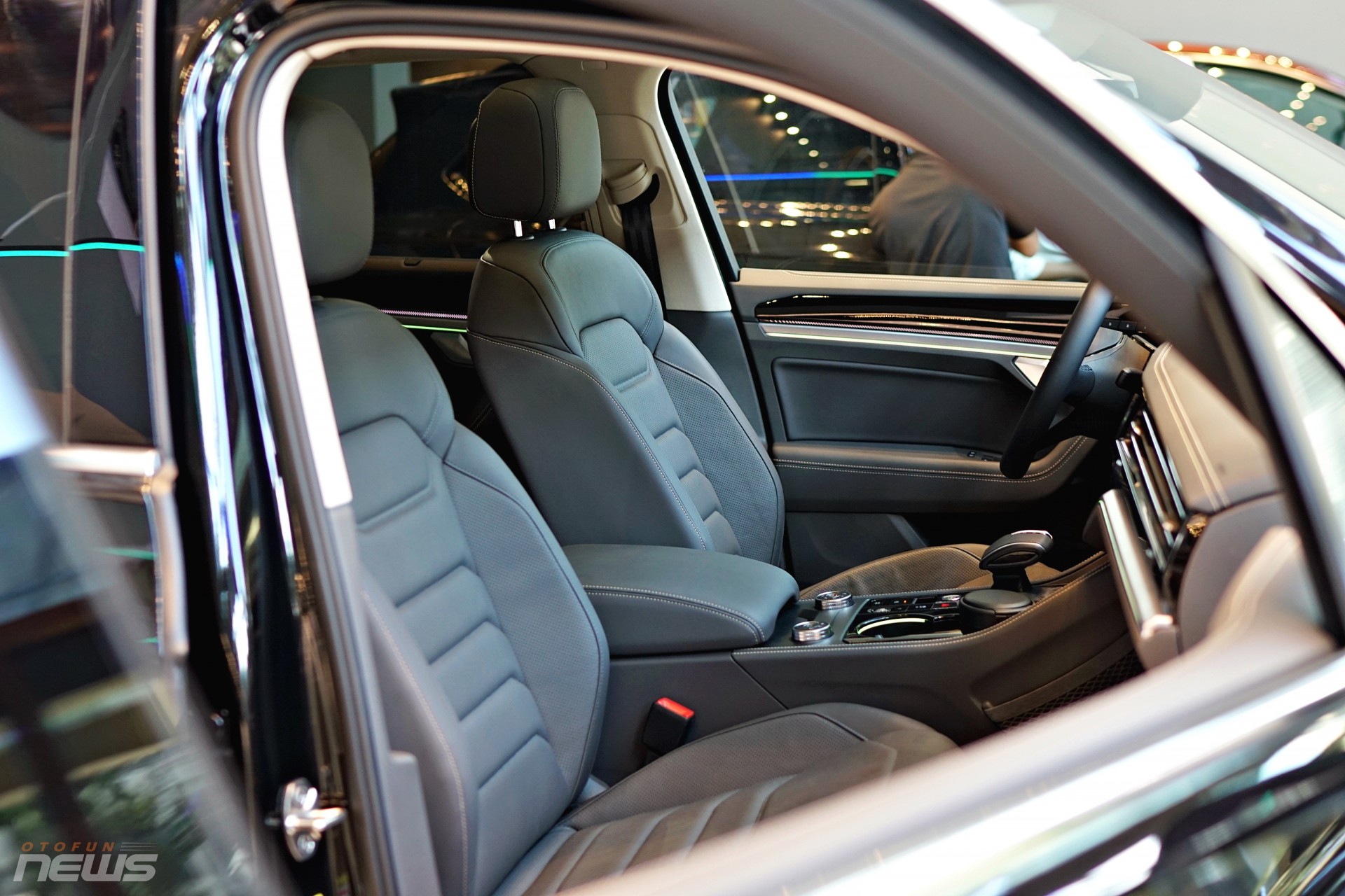 Cận cảnh Volkswagen Touareg Highline vừa về đại lý