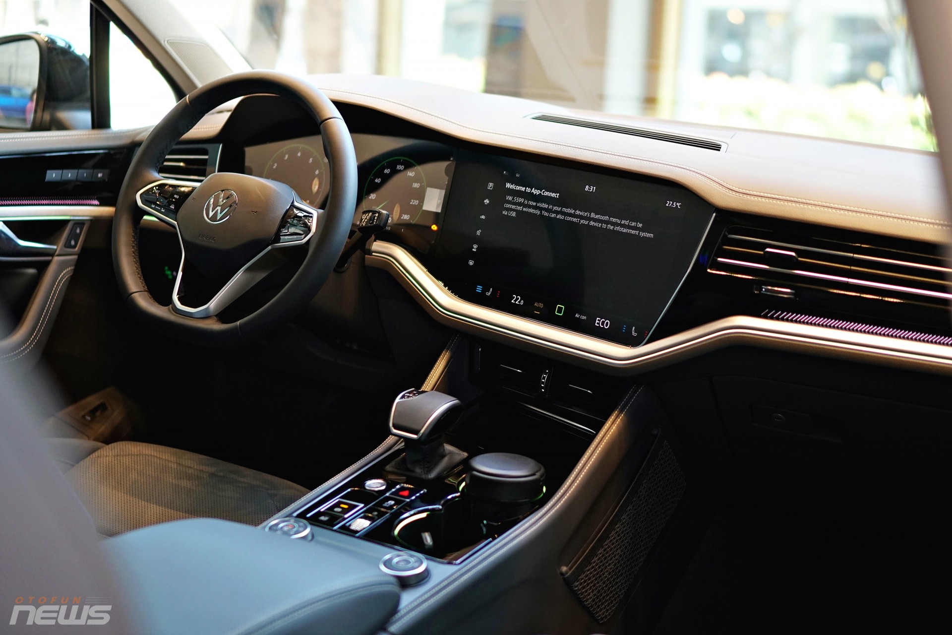 Cận cảnh Volkswagen Touareg Highline vừa về đại lý