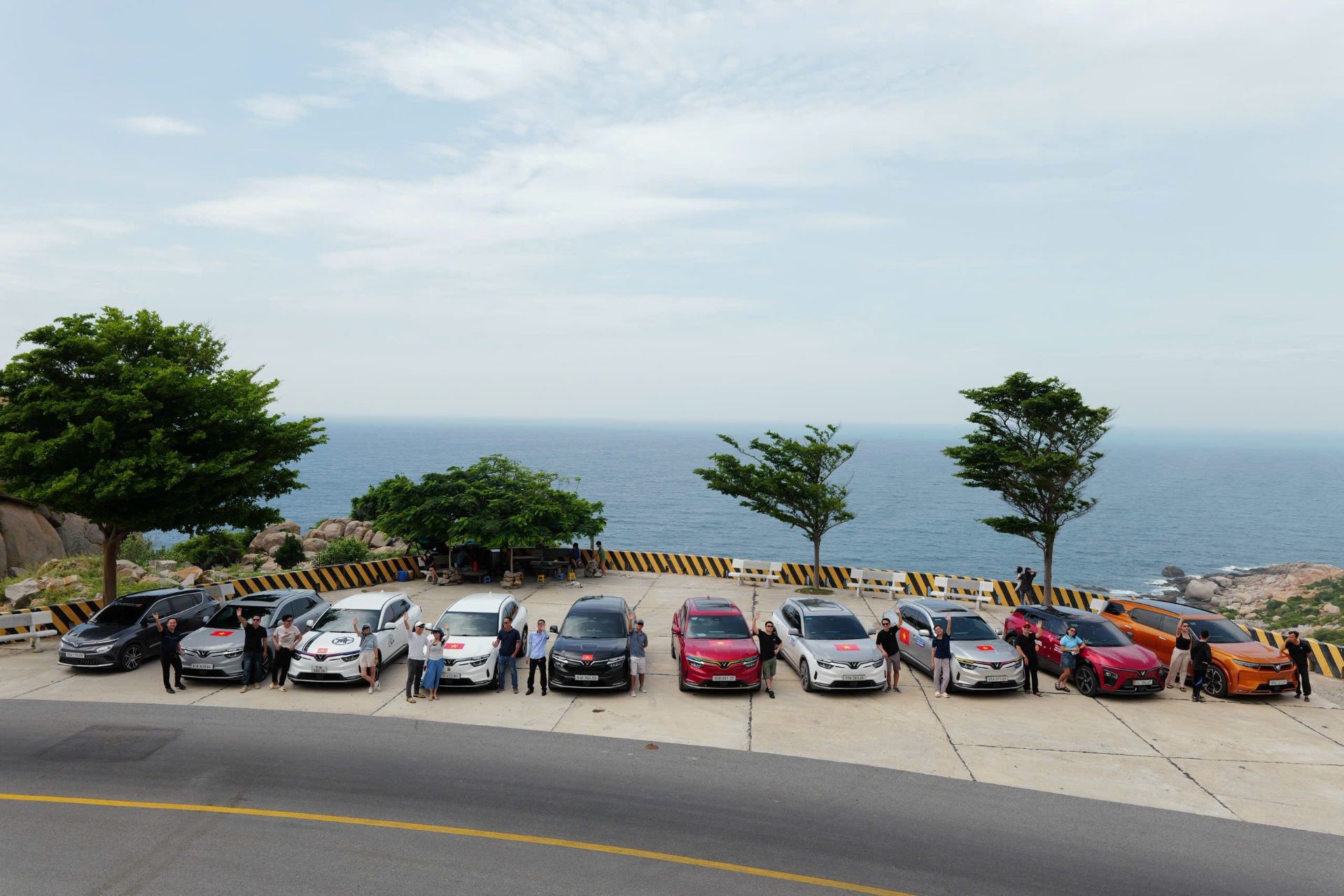 200 xe ô tô VinFast khởi hành xuyên Việt trong hành trình Wonder Trip 2025 200 xe ô tô VinFast khởi hành xuyên Việt trong hành trình Wonder Trip 2025