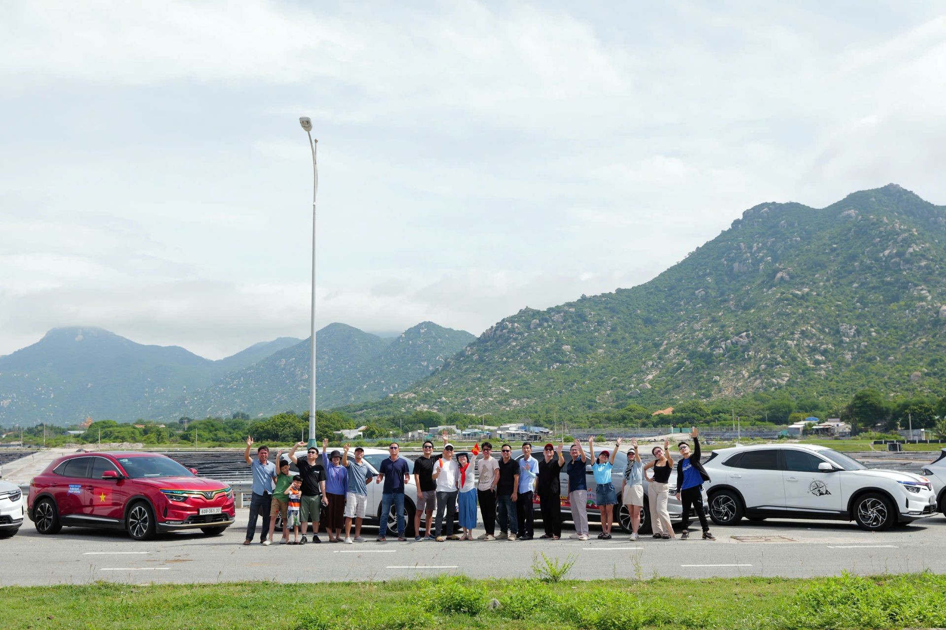 200 xe ô tô VinFast khởi hành xuyên Việt trong hành trình Wonder Trip 2025