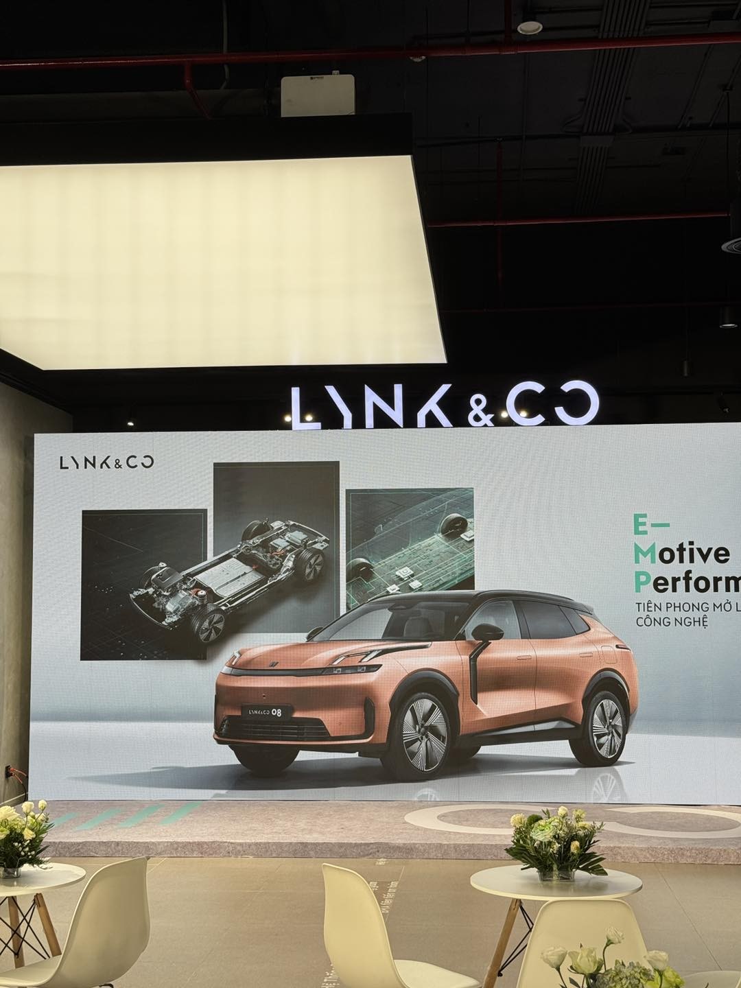 Lynk & Co 08 EM-P chốt ra mắt ngày 16/10 tới