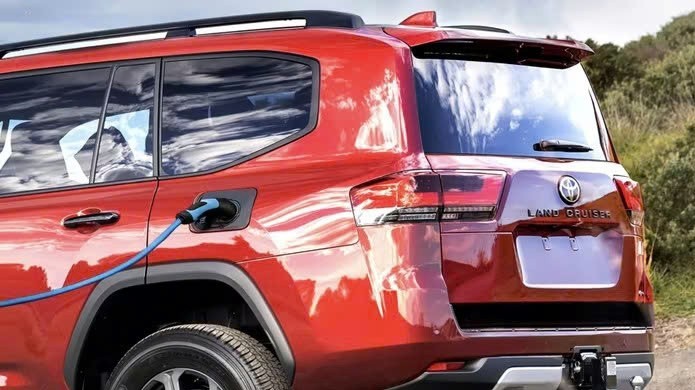 Toyota Land Cruiser LC300 sẽ có bản hybrid cắm sạc