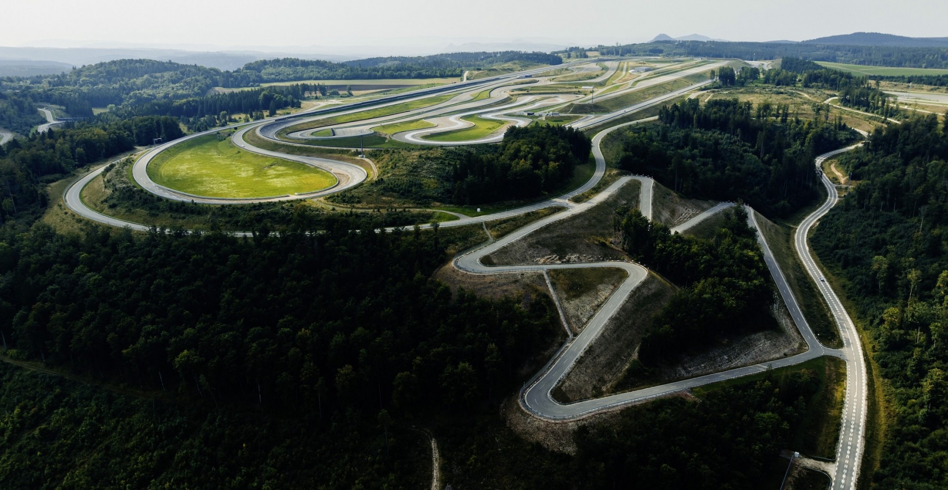 Light Testing Center mới của Mercedes-Benz