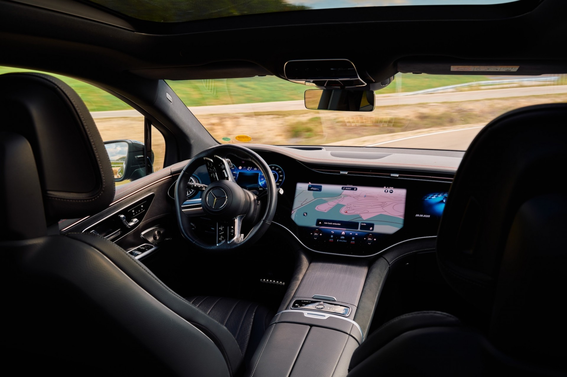 Light Testing Center mới của Mercedes-Benz