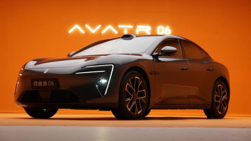 Mới chạy hơn 1.000 km, xe điện của Changan - Huawei - CATL đột nhiên bốc cháy tại bãi đỗ xe điện của Changan - Huawei - CATL bốc cháy tại bãi đỗ