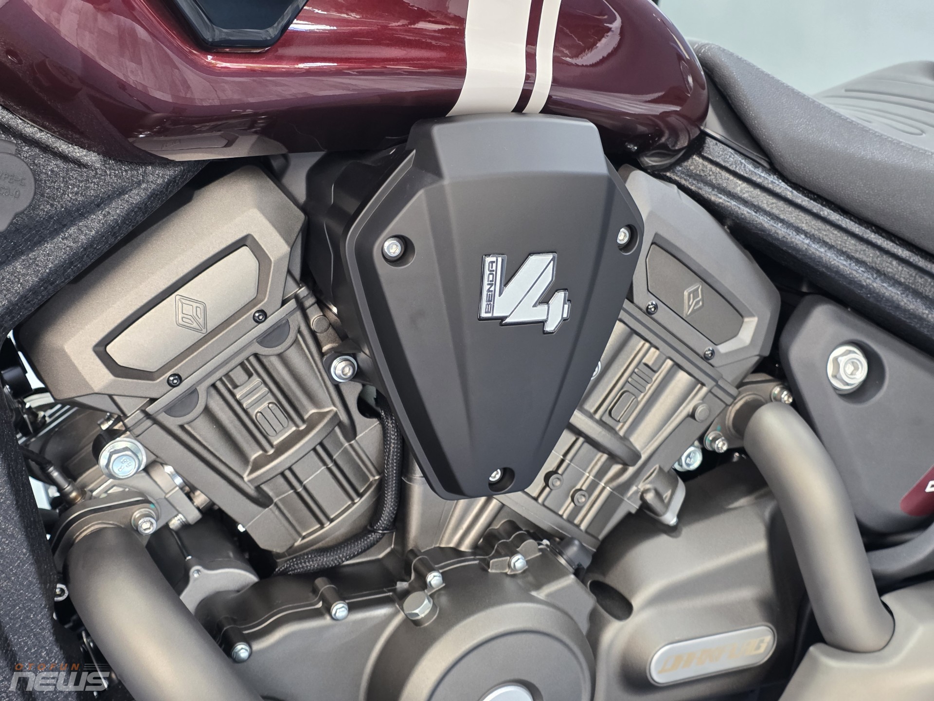 Benda Dark Flag 500 Commander, Cruiser Trung Quốc có động cơ V4 và treo khí nén Benda Dark Flag 500 Commander, Cruiser Trung Quốc có động cơ V4 và treo khí nén