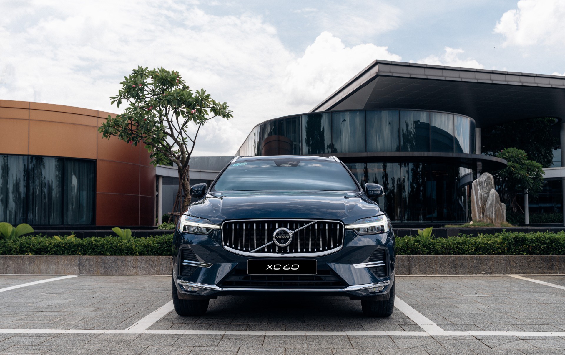 Cơ hội mua dòng SUV an toàn và phong cách Volvo XC60 với giá tốt nhất từ trước tới nay