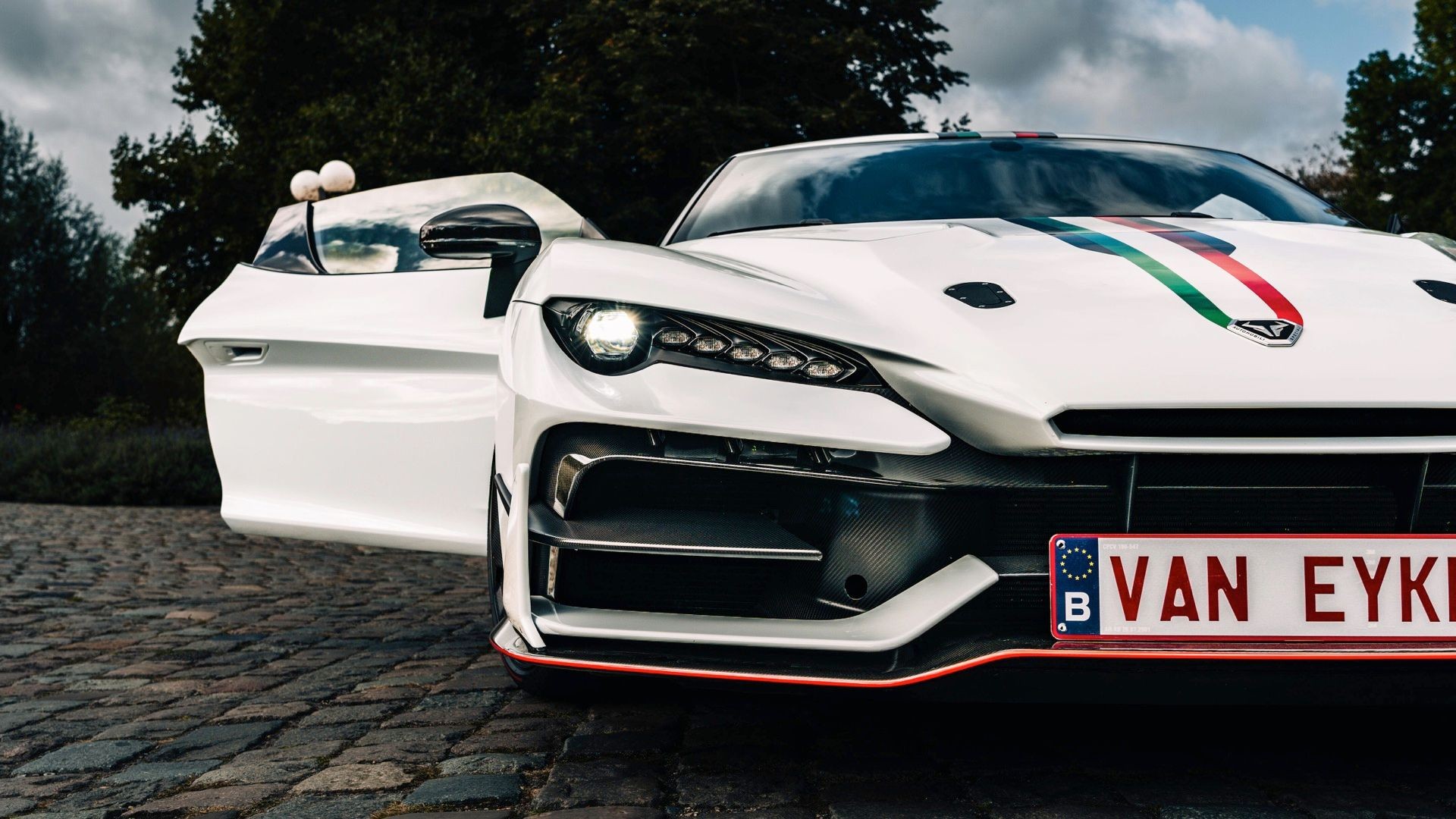 Chỉ có 10 chiếc trên thế giới, siêu xe Ý cực hiếm này sẽ được bán đấu giá cả triệu đô Siêu xe Ý Italdesign Zerouno