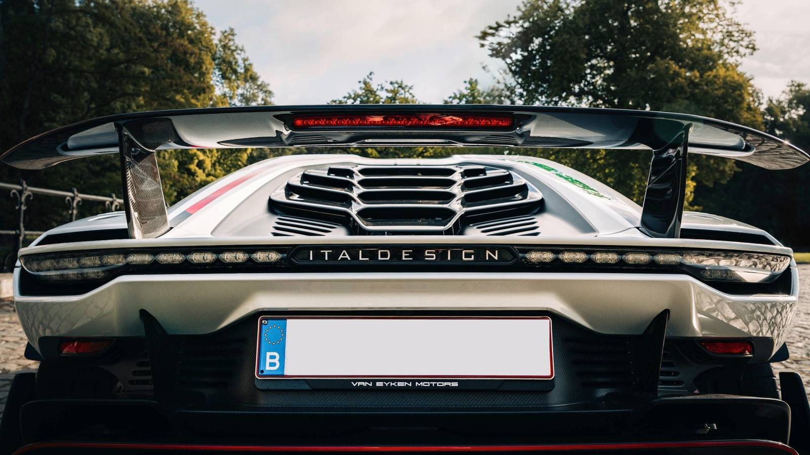 Chỉ có 10 chiếc trên thế giới, siêu xe Ý cực hiếm này sẽ được bán đấu giá cả triệu đô Siêu xe Ý Italdesign Zerouno