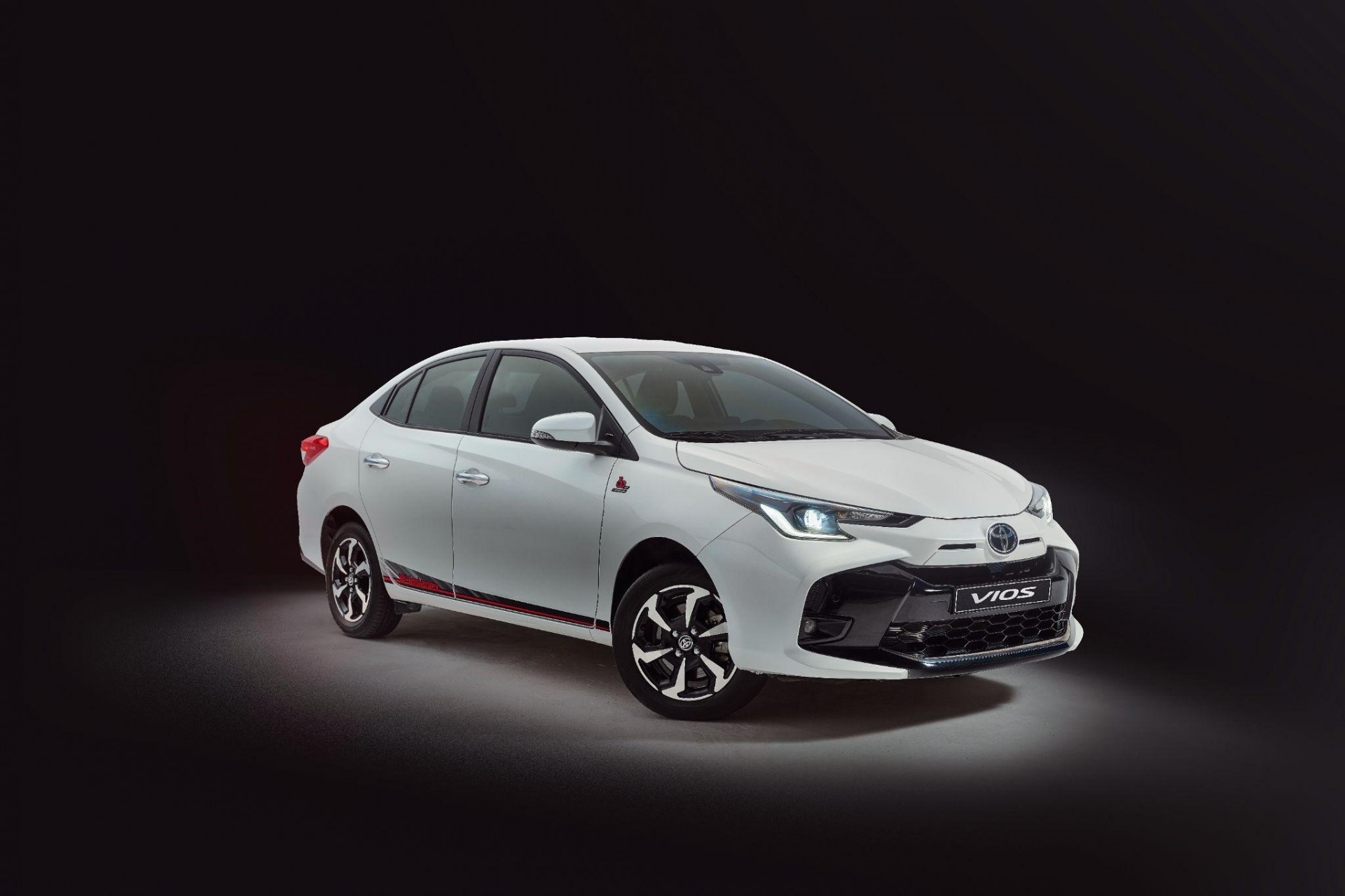 Toyota Vios ra mắt phiên bản Kỷ niệm 30