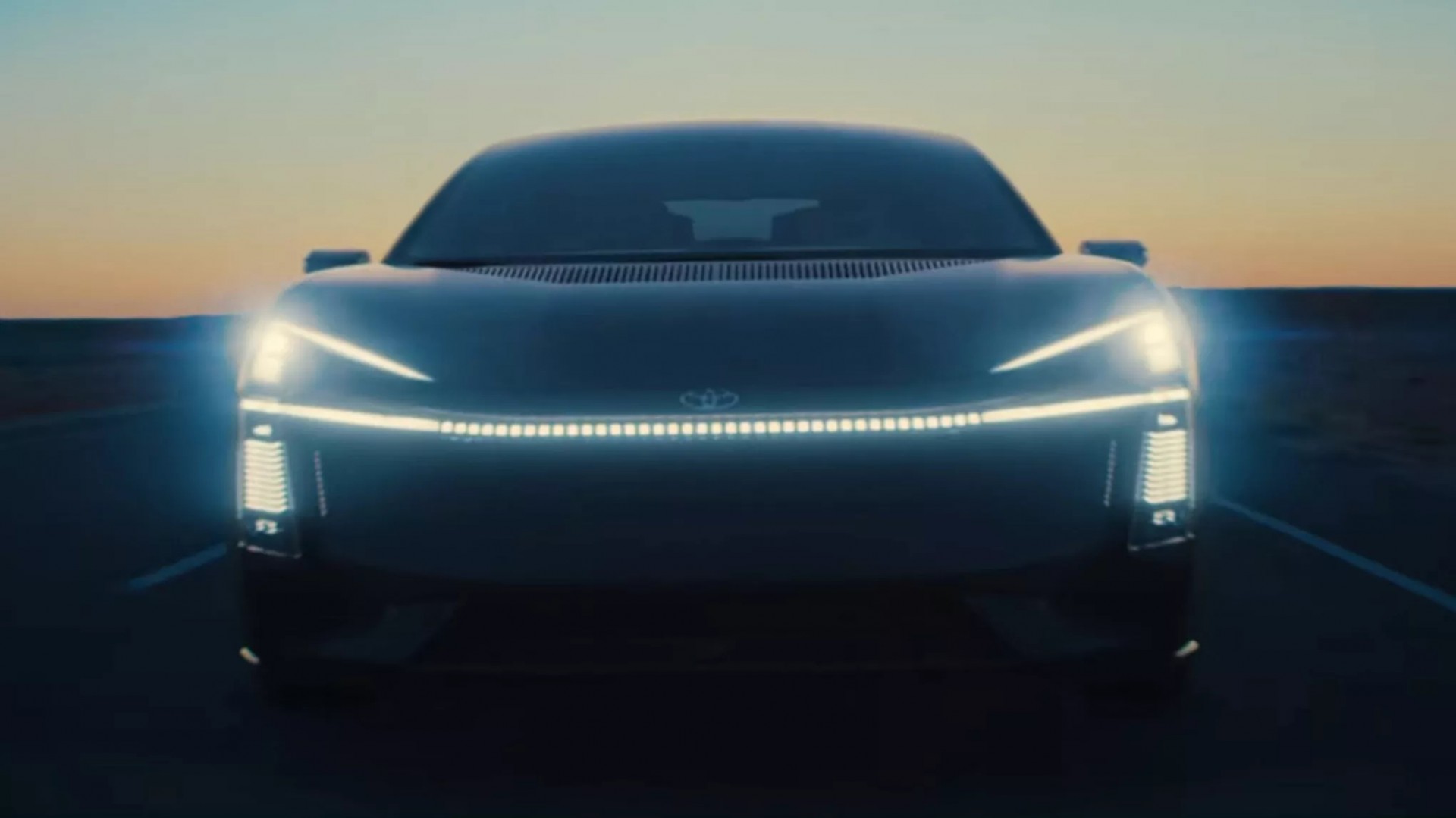 Corolla chạy điện