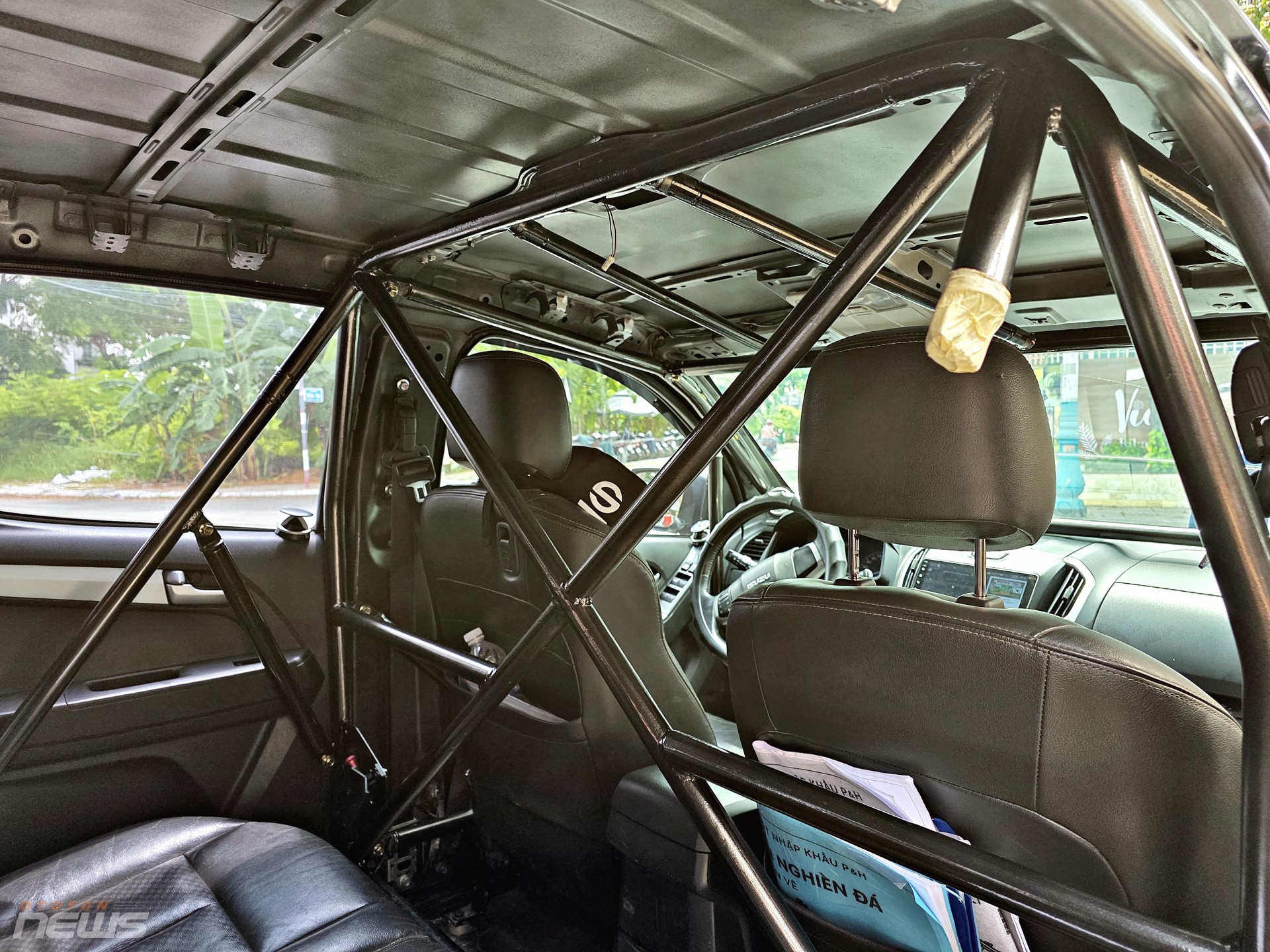 Đội Thỏ và Đậu đầu tư 600 triệu độ Isuzu D-Max tham chiến Hạng Cơ bản PVOIL VOC 2025