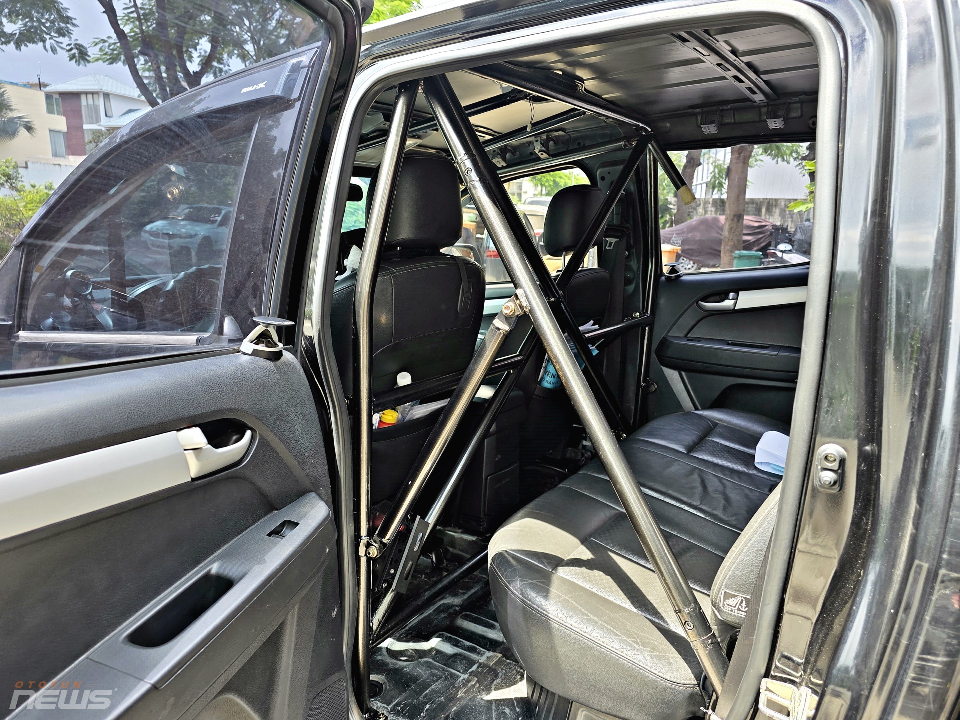 Đội Thỏ và Đậu đầu tư 600 triệu độ Isuzu D-Max tham chiến Hạng Cơ bản PVOIL VOC 2025 Đội Thỏ và Đậu đầu tư 600 triệu độ Isuzu D-Max tham chiến Hạng Cơ bản PVOIL VOC 2025