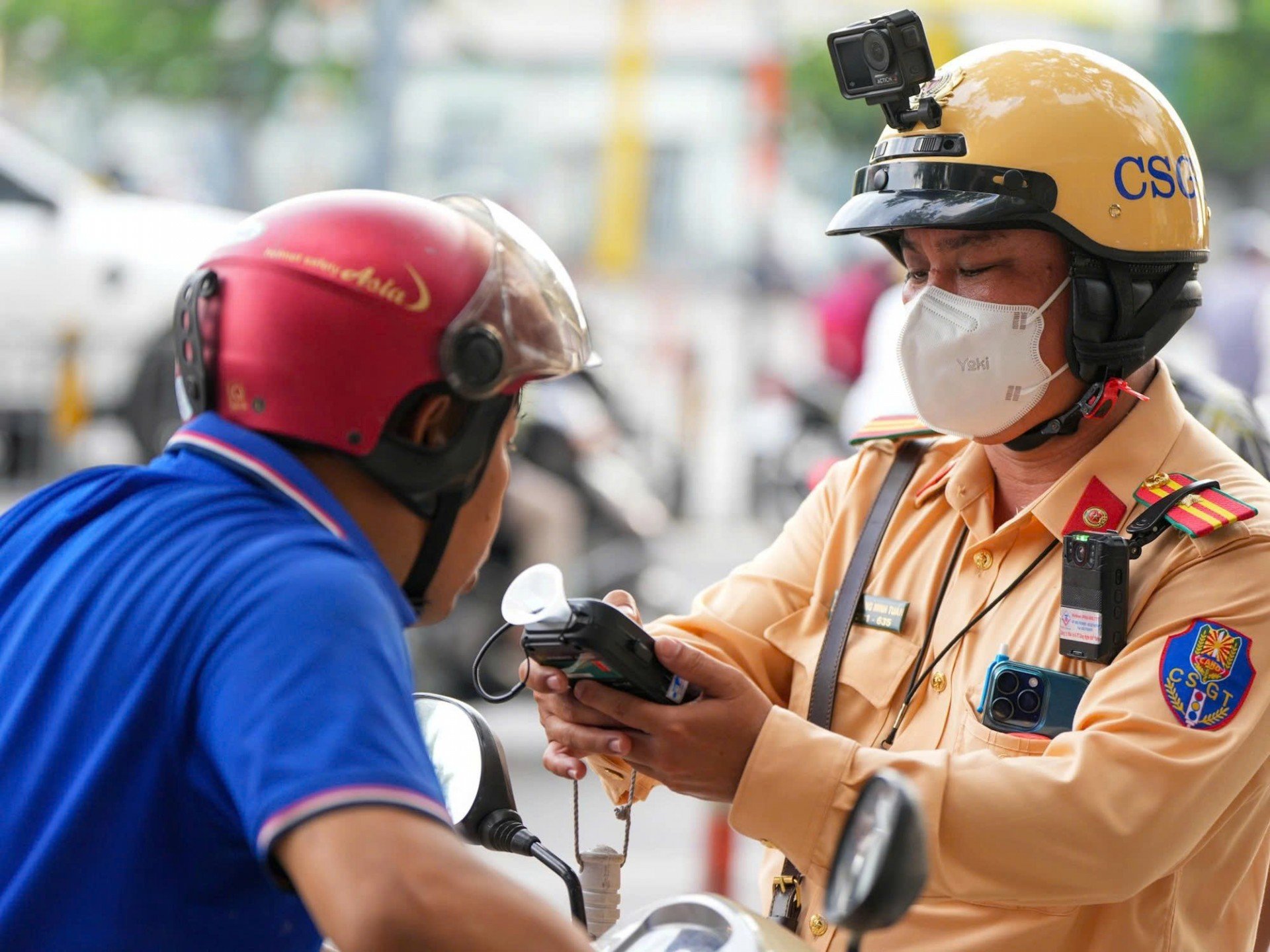 Kiểm tra nồng độ cồn toàn quốc: 63 nghìn trường hợp, gần 4 nghìn vi phạm Kiểm tra nồng độ cồn toàn quốc