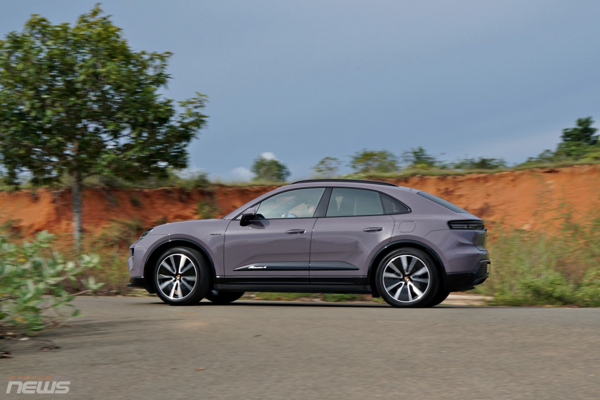 Cận cảnh Porsche Macan EV, SUV điện thể thao đậm chất Porsche