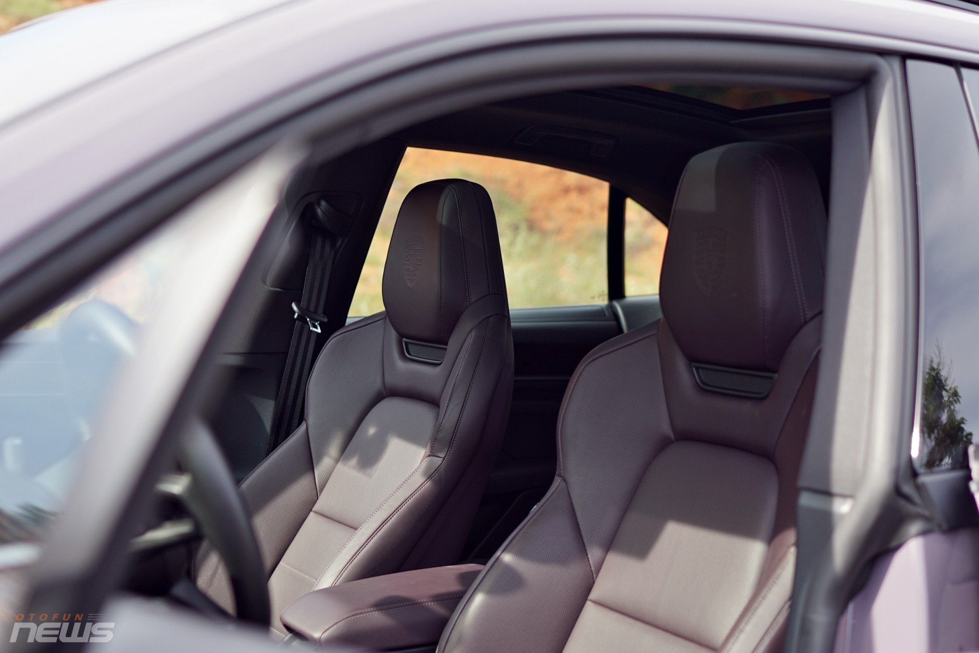 Cận cảnh Porsche Macan EV, SUV điện thể thao đậm chất Porsche