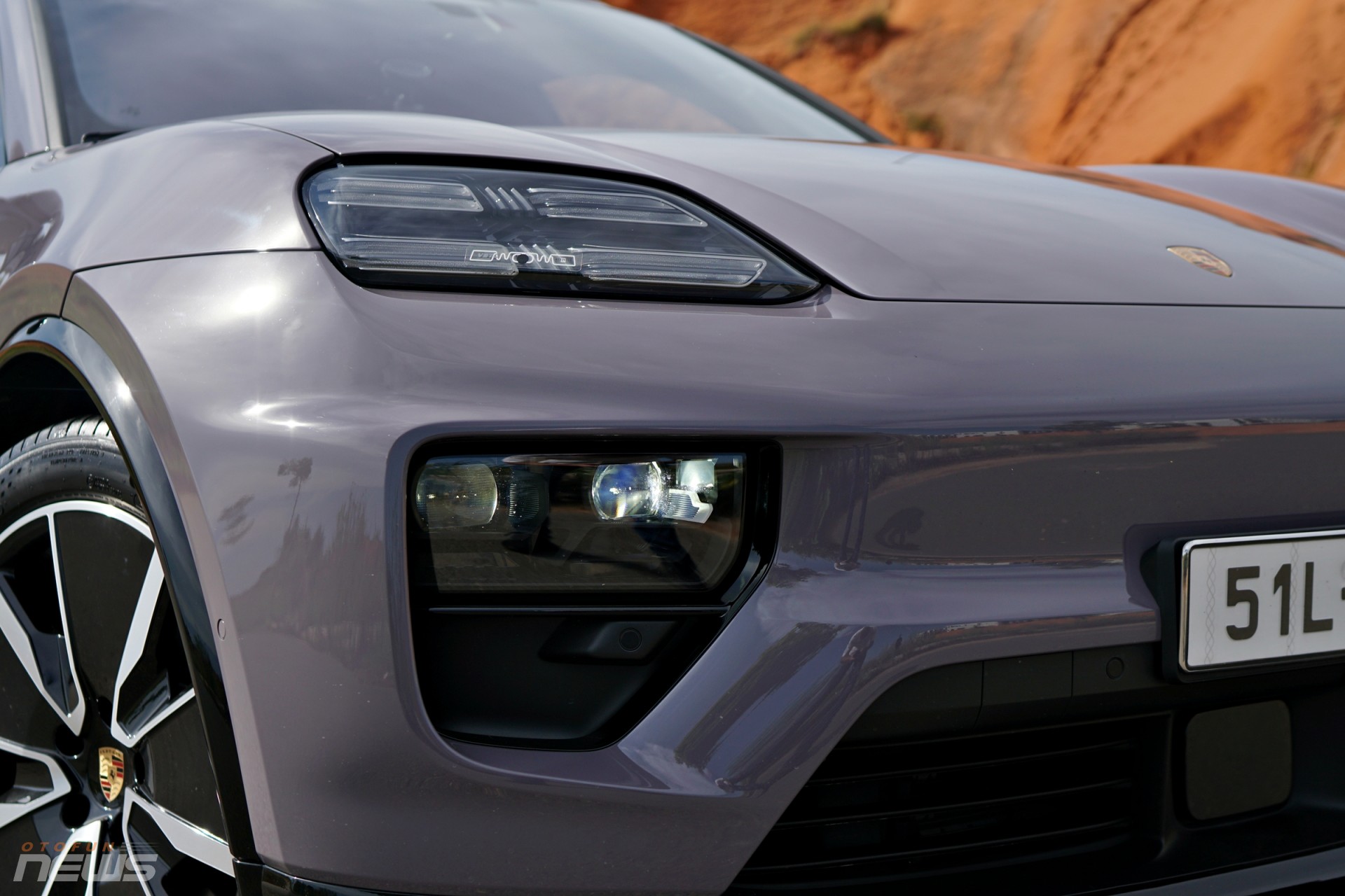 Cận cảnh Porsche Macan EV, SUV điện thể thao đậm chất Porsche