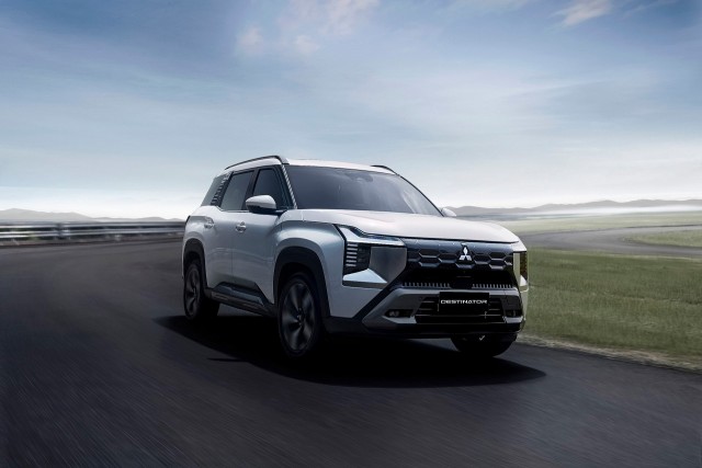 Đại lý bắt đầu nhận đặt cọc Mitsubishi Destinator