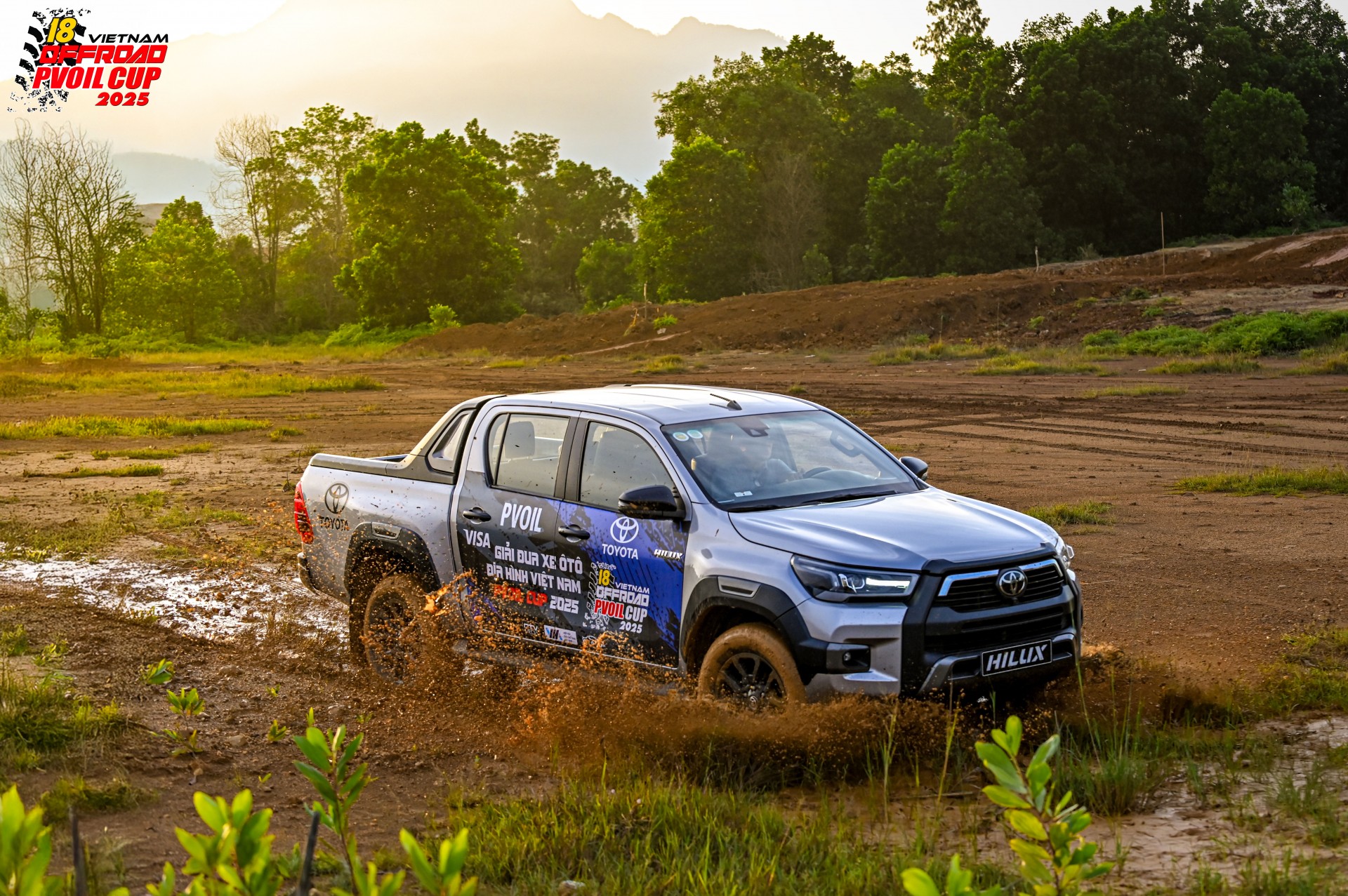 Chiêm ngưỡng bộ ảnh cổ động giải PVOIL VOC 2025 với Toyota Hilux