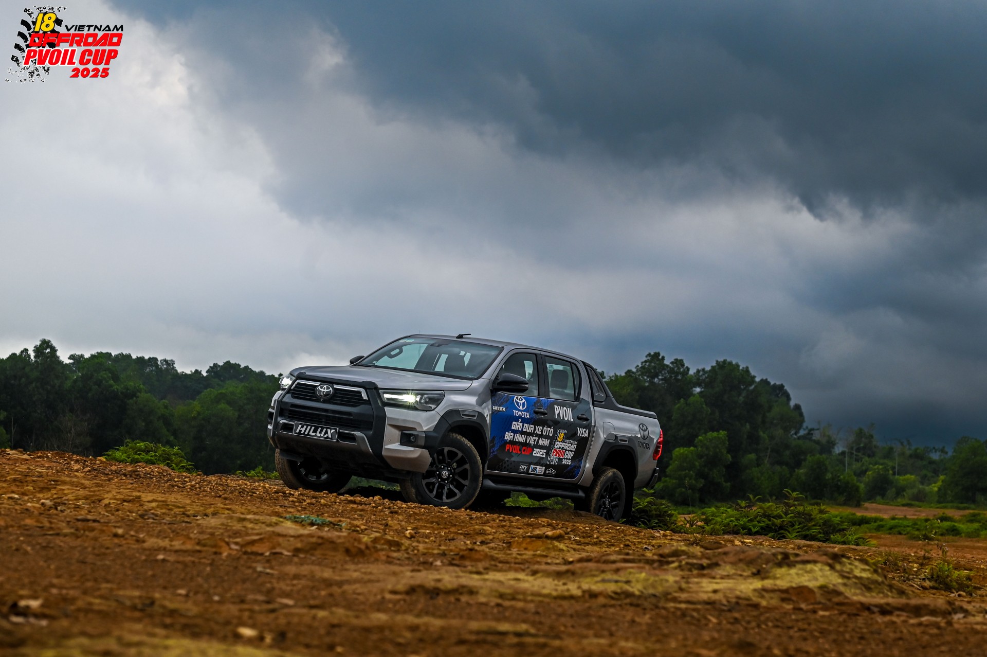 Chiêm ngưỡng bộ ảnh cổ động giải PVOIL VOC 2025 với Toyota Hilux