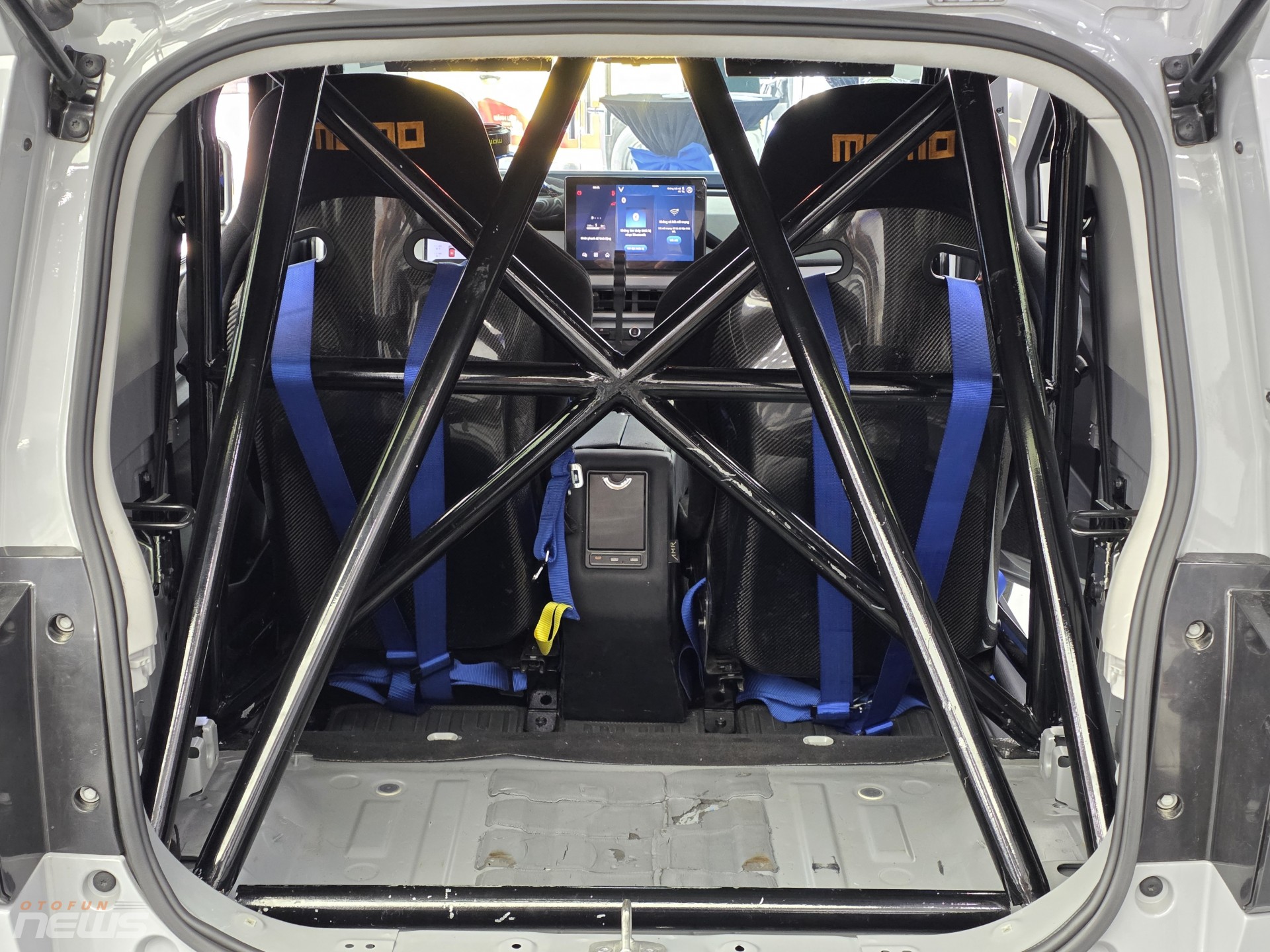 Cận cảnh VinFast VF 3 và VF 7 độ drift đầu tiên tại Việt Nam