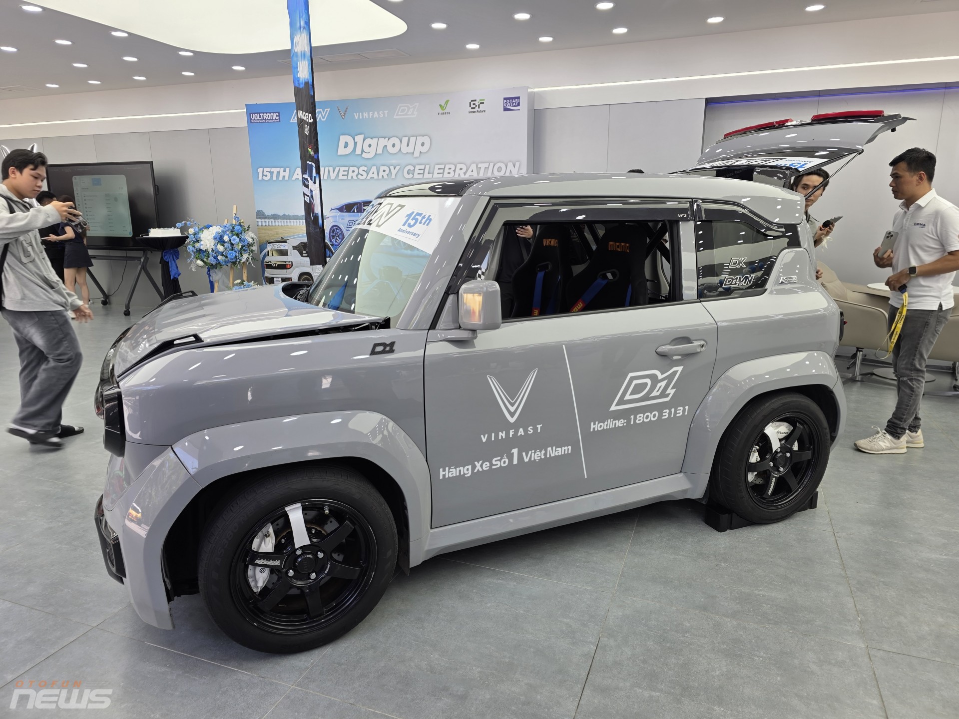 Cận cảnh VinFast VF 3 và VF 7 độ drift đầu tiên tại Việt Nam