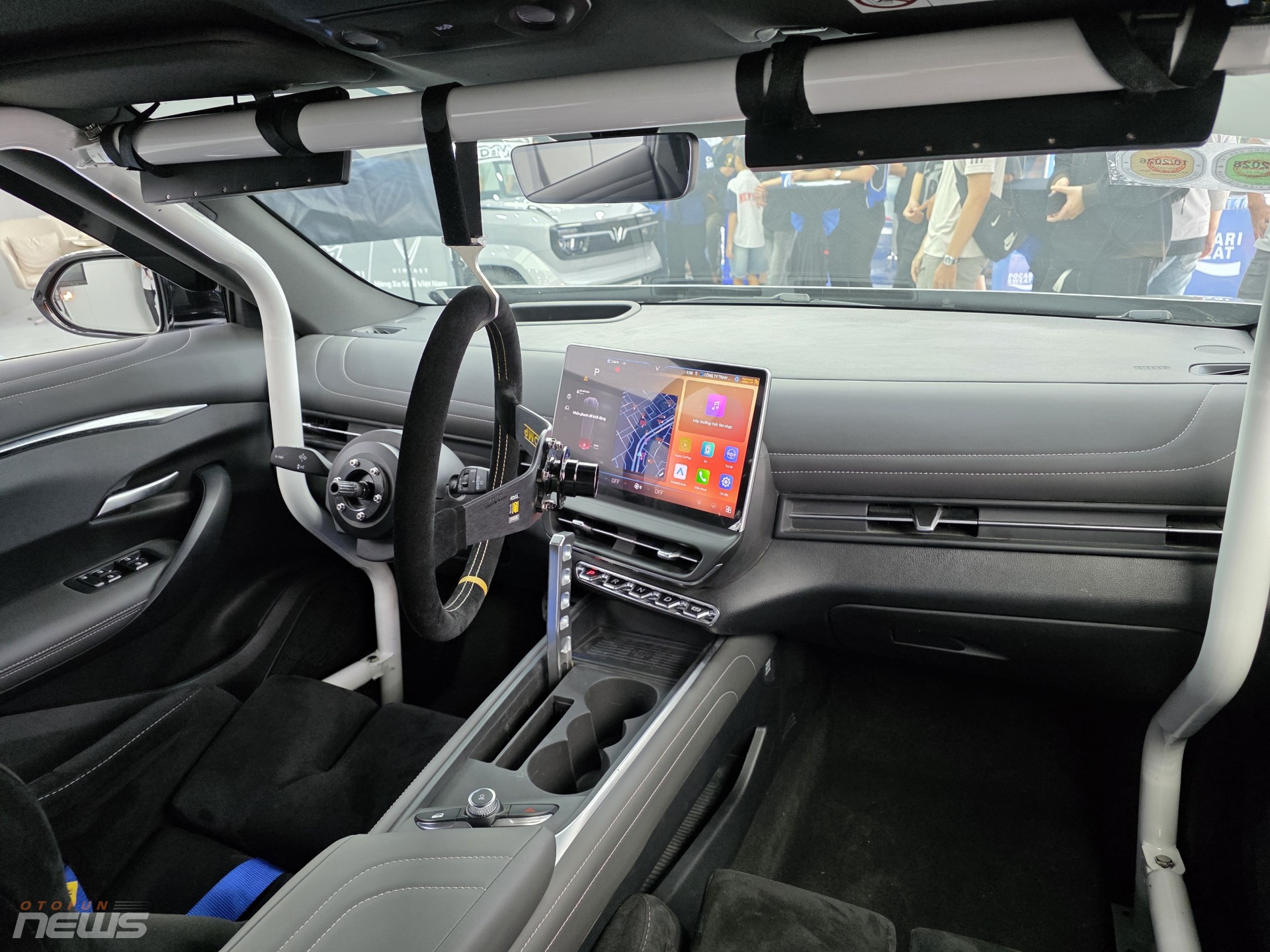 Cận cảnh VinFast VF 3 và VF 7 độ drift đầu tiên tại Việt Nam