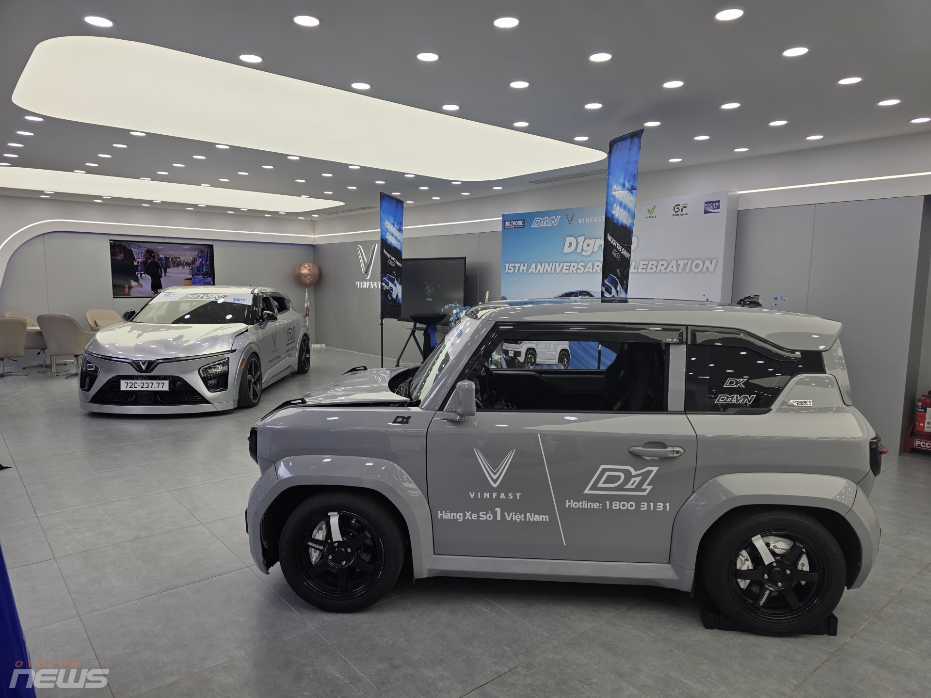 Cận cảnh VinFast VF3 và VF7 độ drift đầu tiên tại Việt Nam